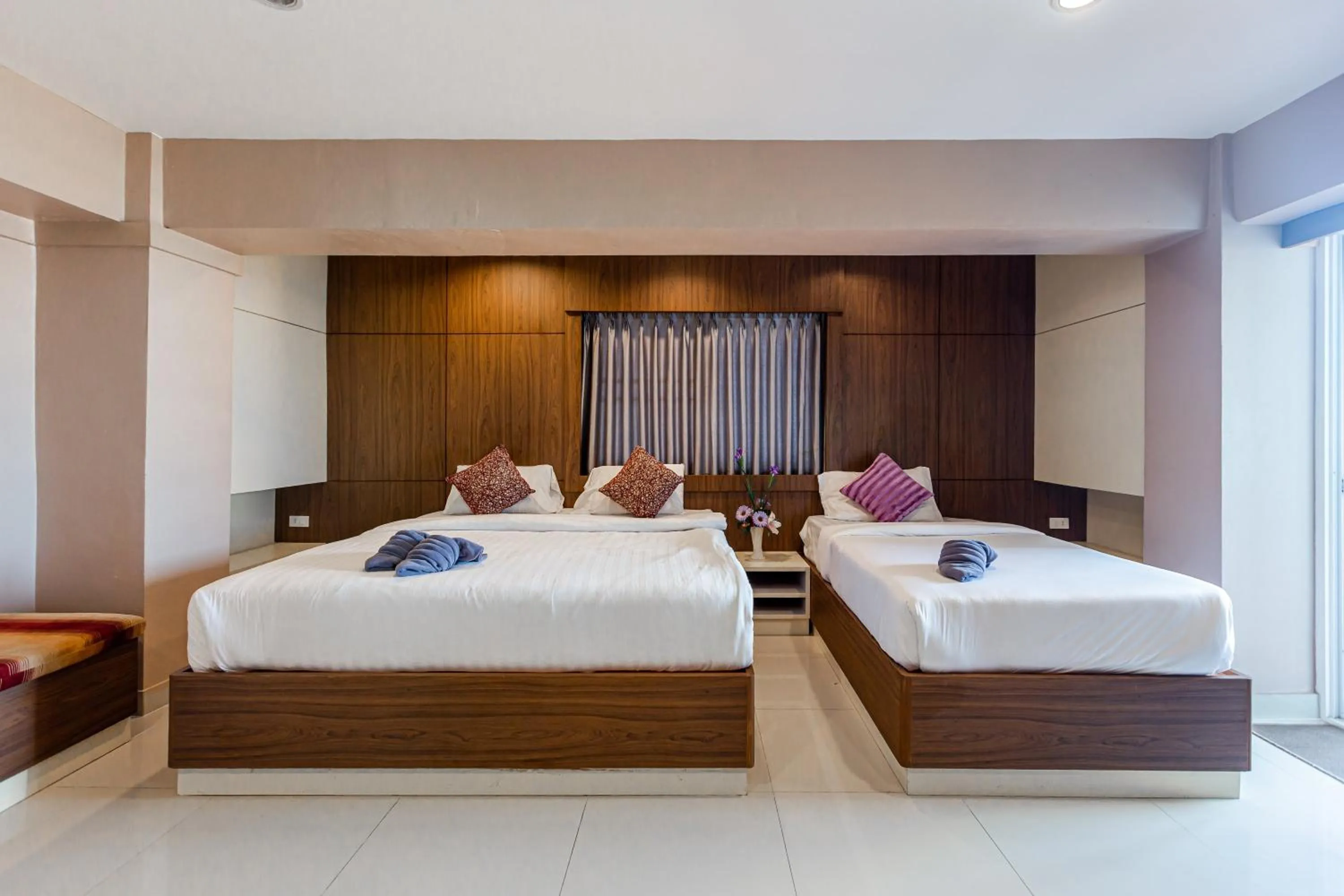 Deluxe Triple Room in Latin Garden Hotel