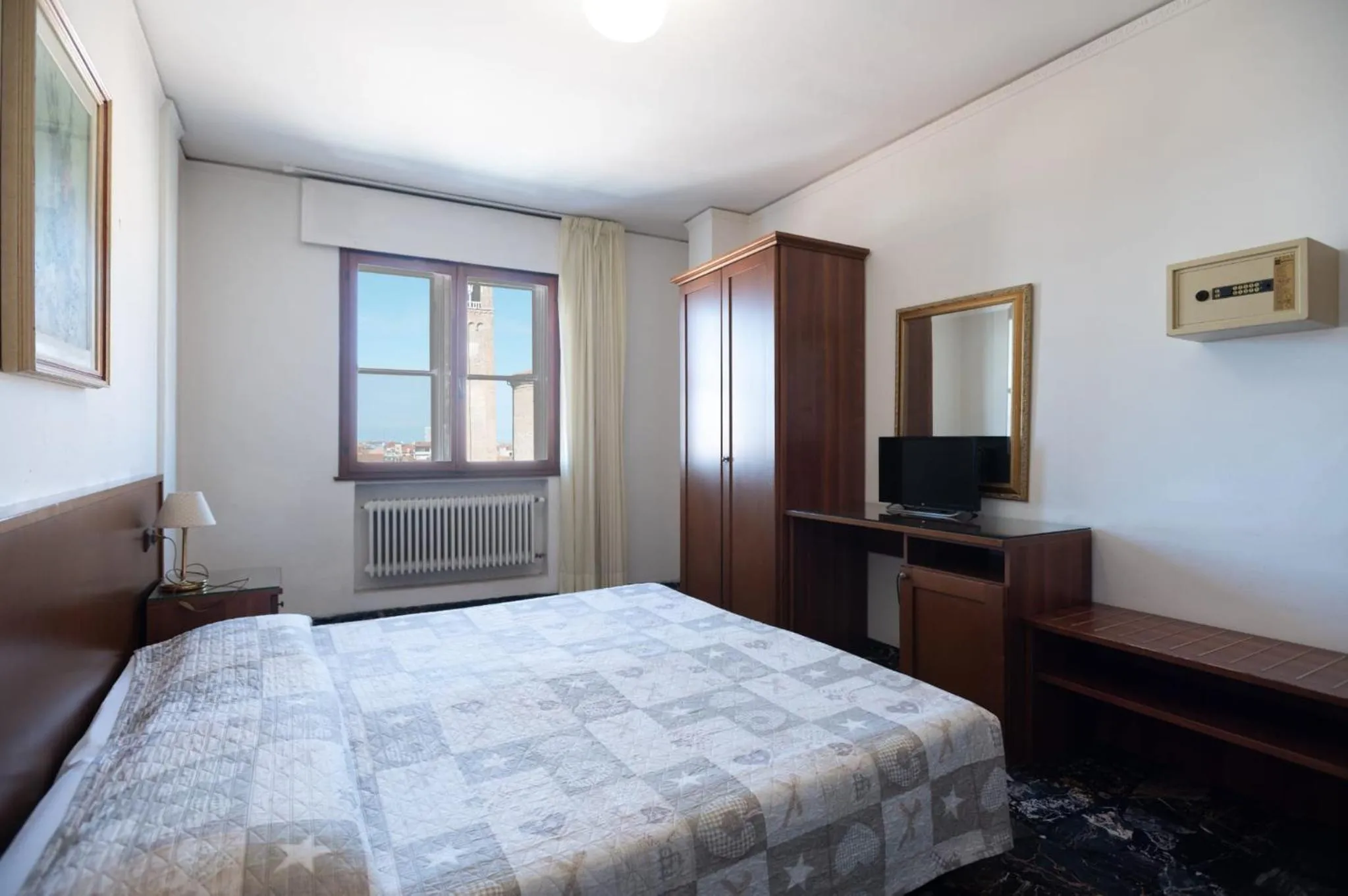 Economy Double Room in Hotel Caldin's