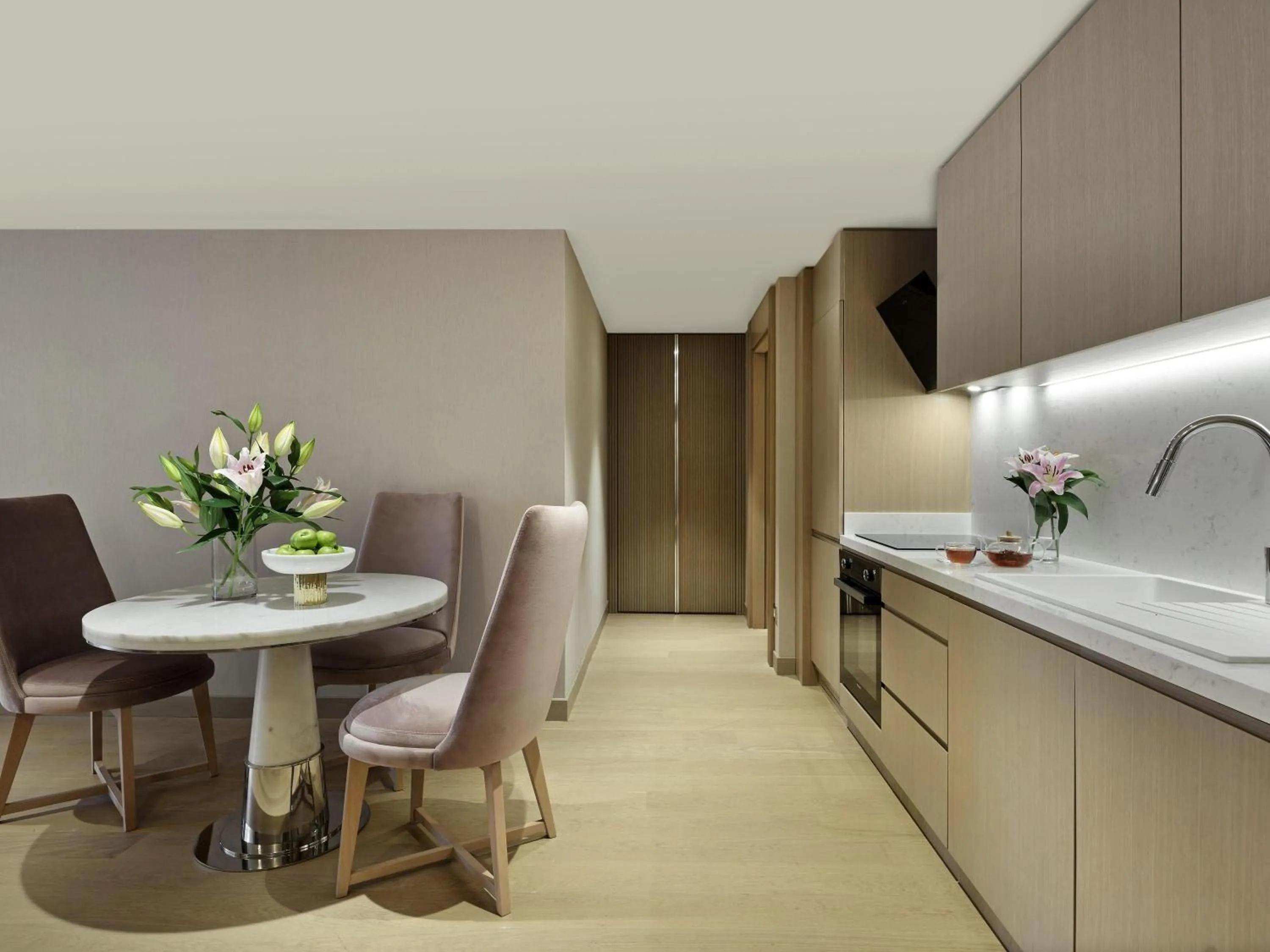 Family Apartment with Kitchen in Mövenpick Hotel Istanbul Bosphorus