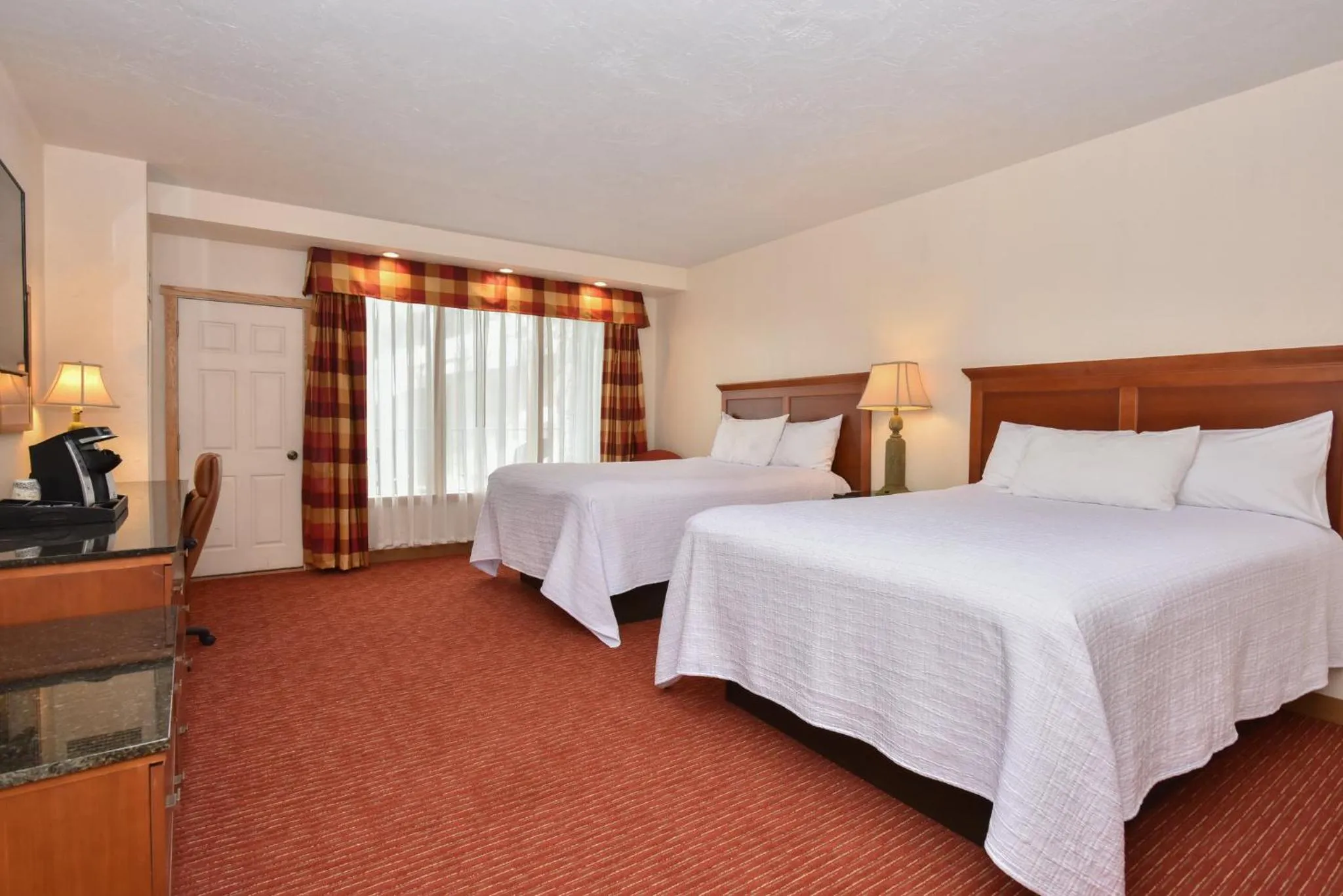 Deluxe Queen Room with Two Queen Beds in Slopeside Hotel by Seven Springs Resort