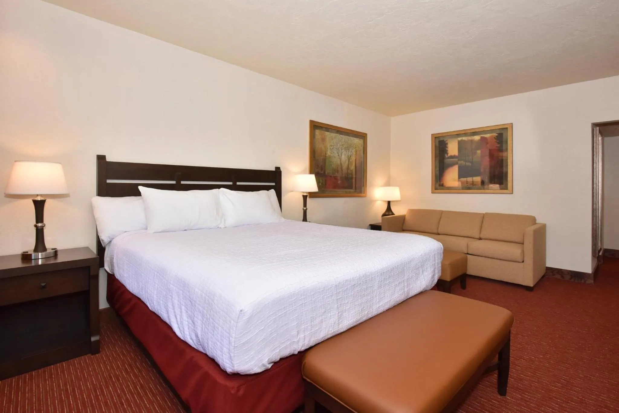 Deluxe King Room in Slopeside Hotel by Seven Springs Resort