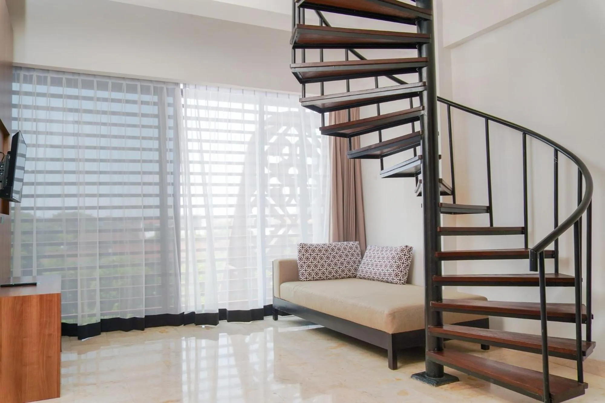 Duplex in Cross Vibe Paasha Atelier Bali Kuta