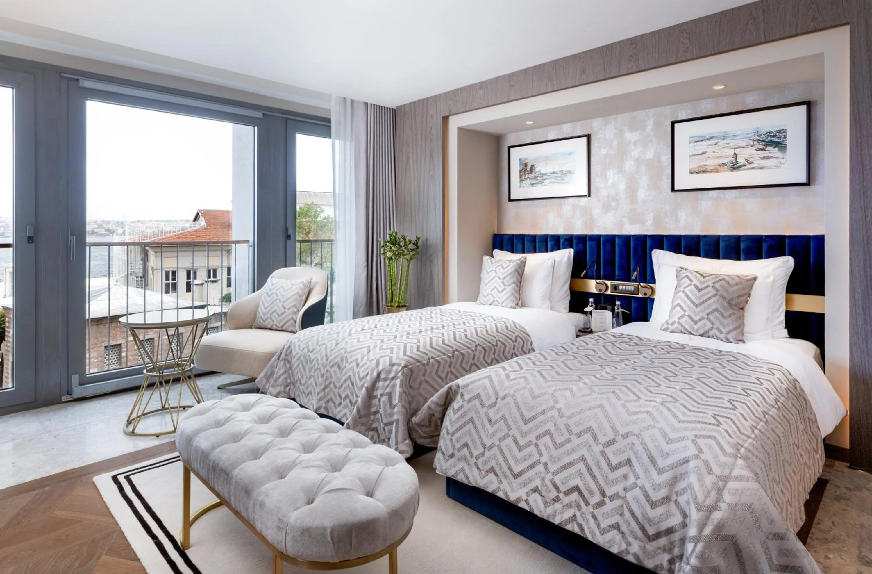 Deluxe Twin Room with City View in The Maestro Hotel