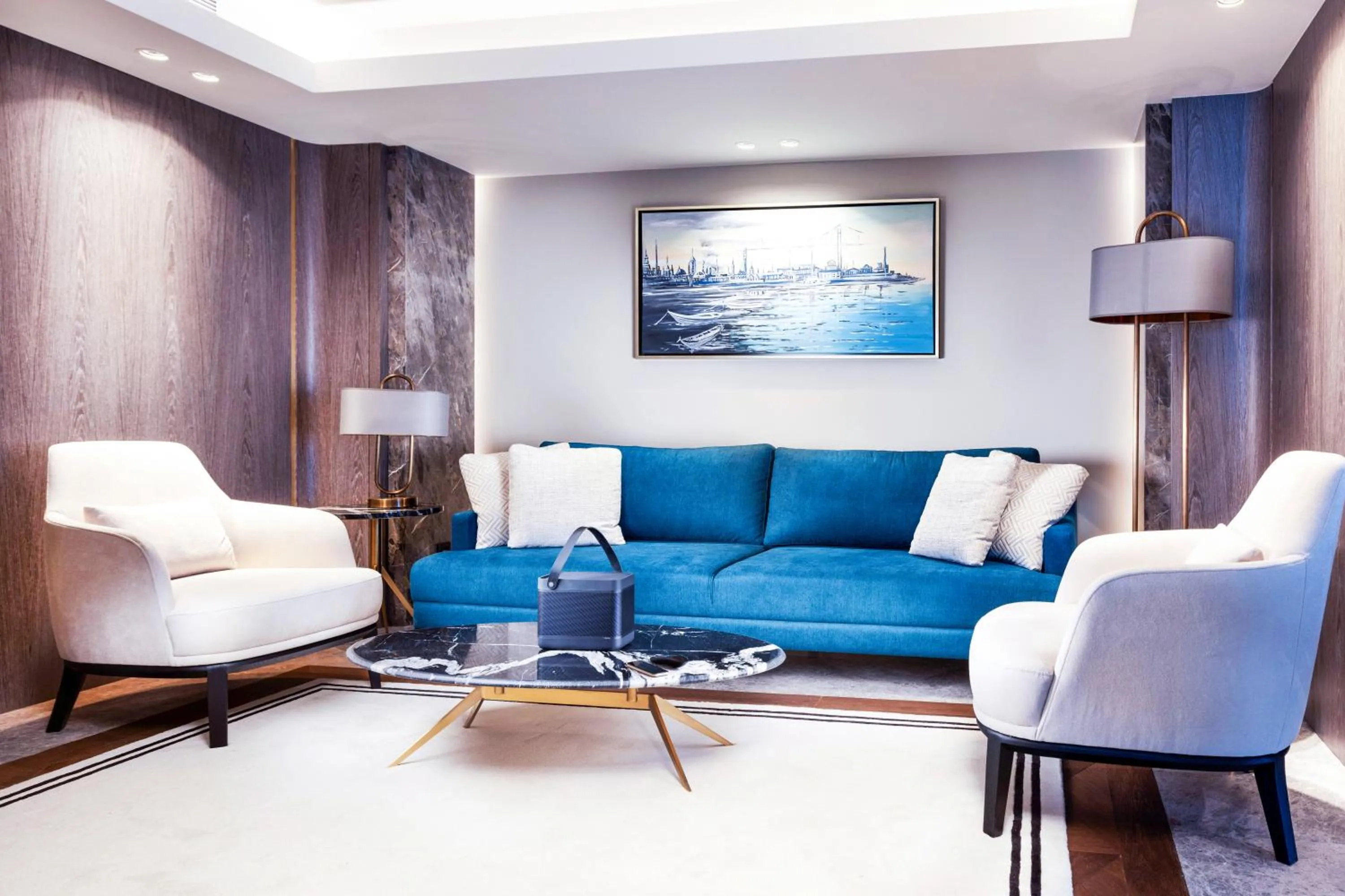 Queen Suite with Sea View in The Maestro Hotel