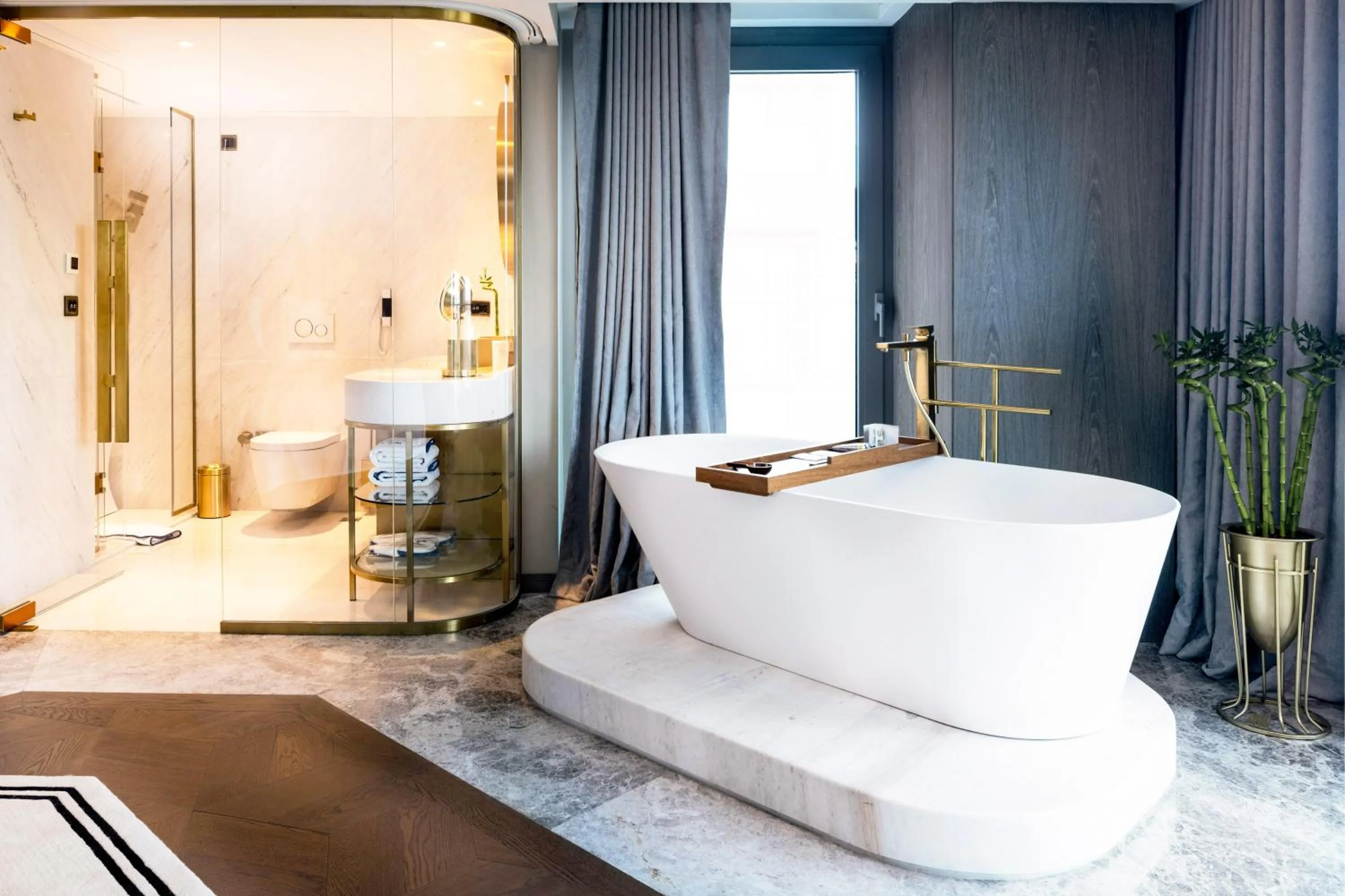 Queen Suite with City View in The Maestro Hotel