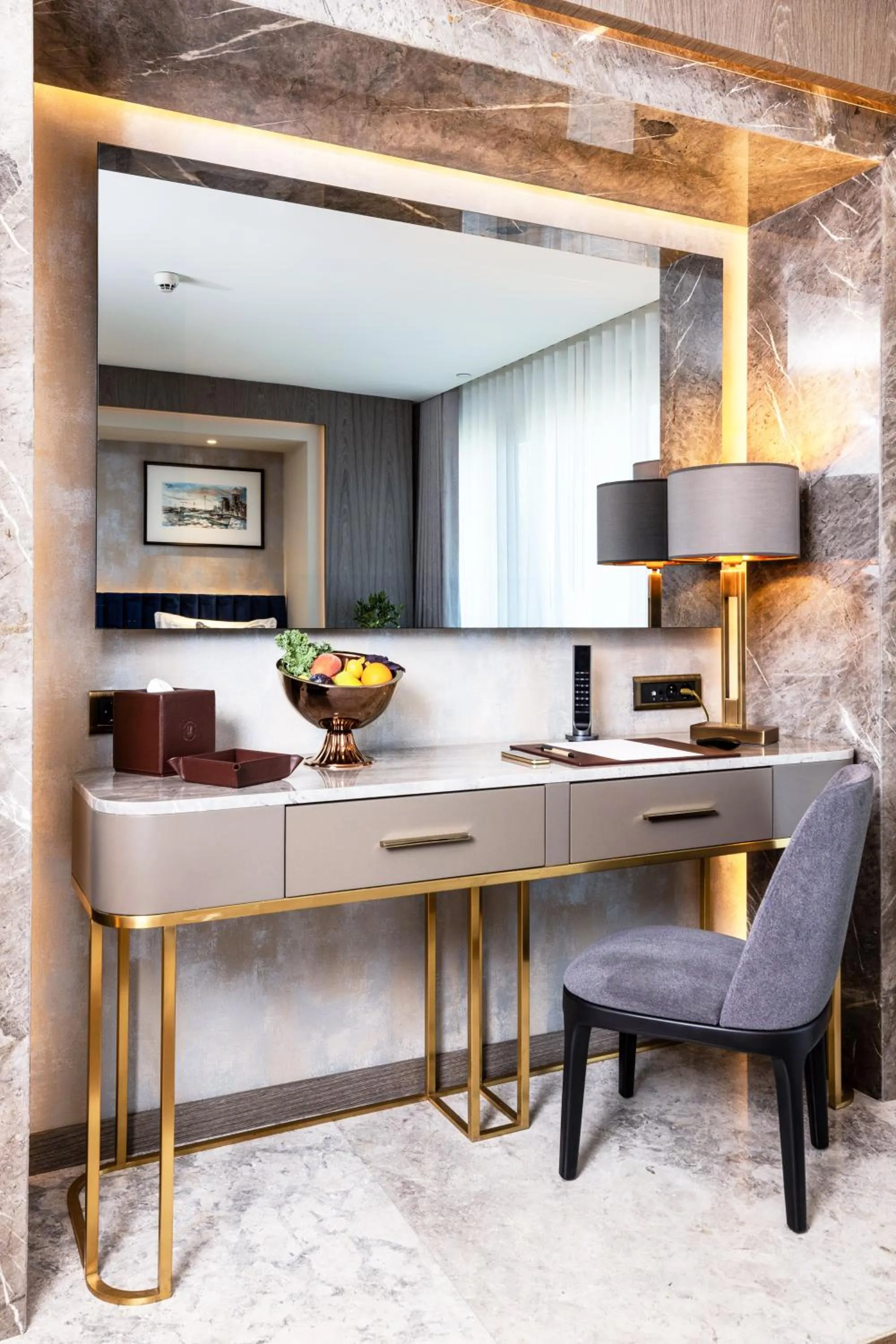 Deluxe Twin Room with Sea View in The Maestro Hotel