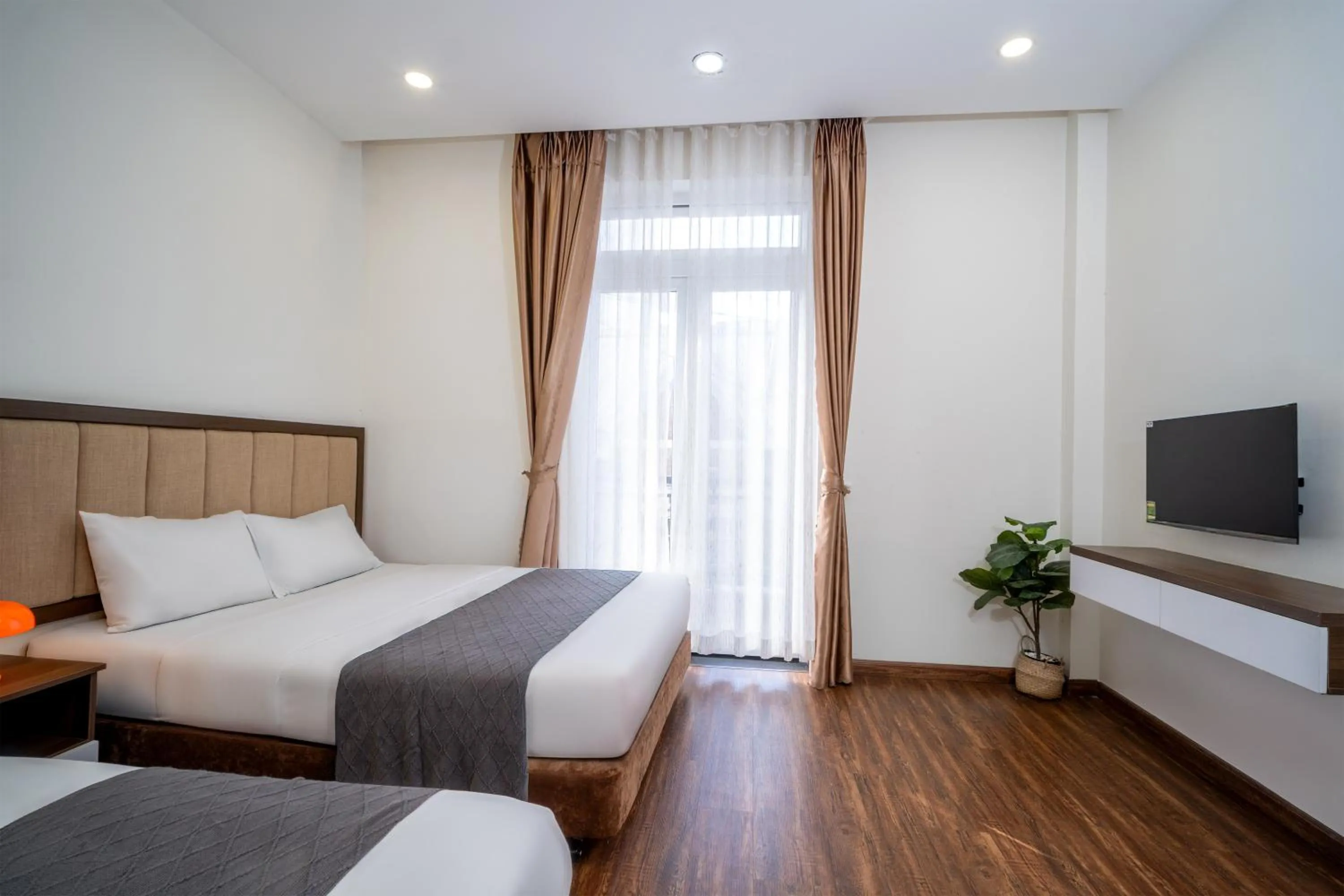 Family Room with Balcony in Dalat Blanc Hotel & Apartment