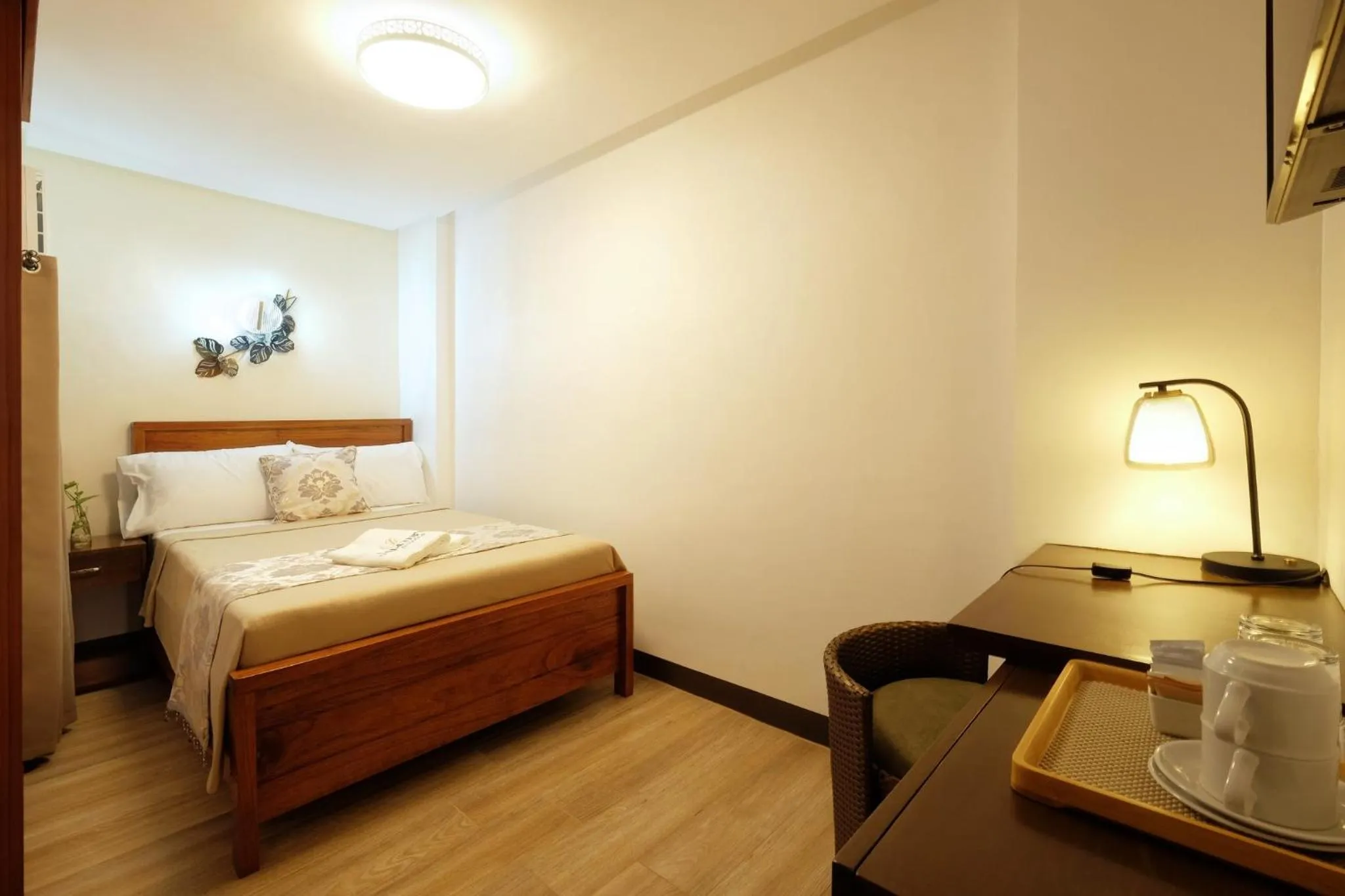 Small Double Room in Jai-cob’s Suites