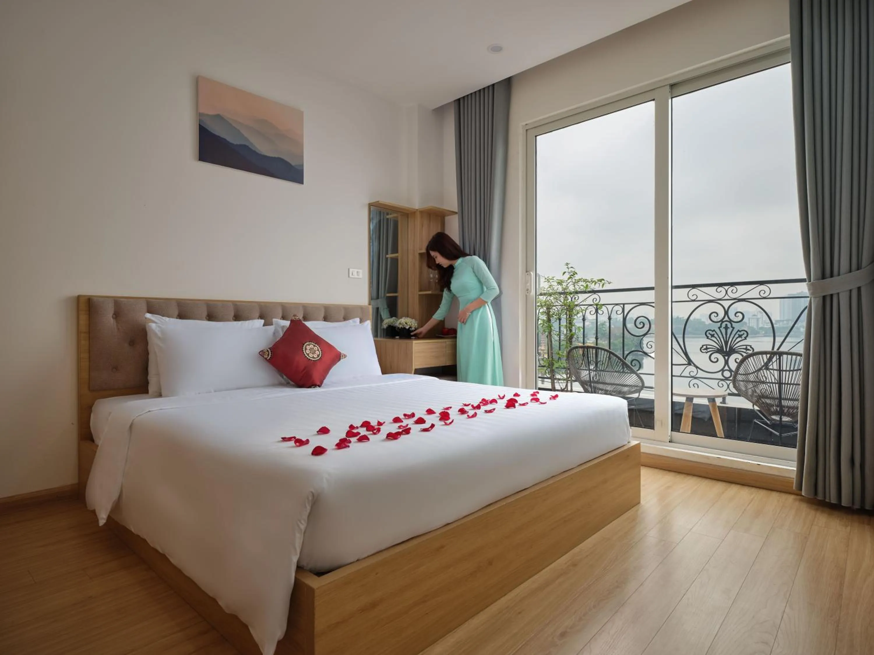 Apartment with Lake View in MoonLight Tay Ho