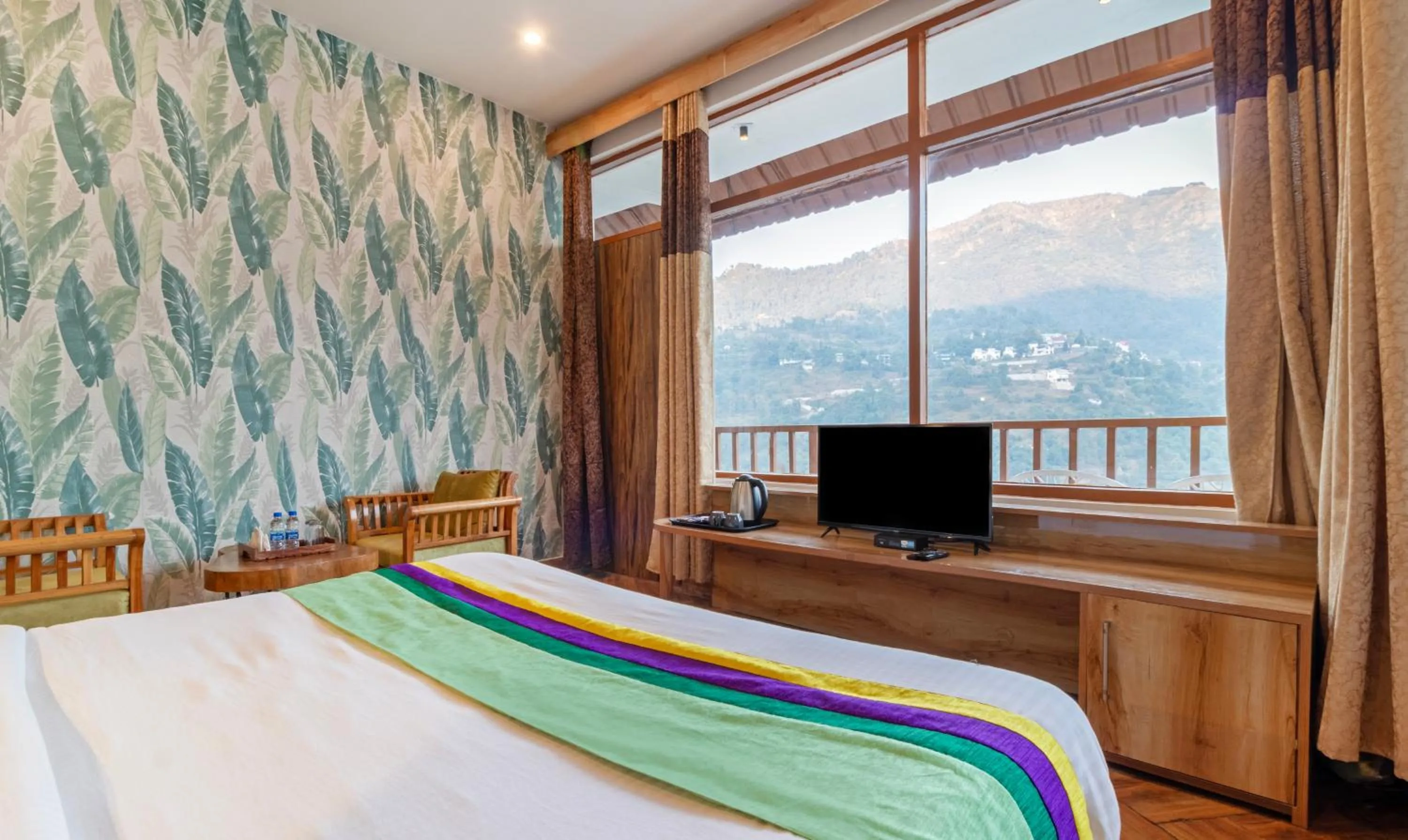 Deluxe Room with Lake View - single occupancy in Treebo Vista Lago With Lake View
