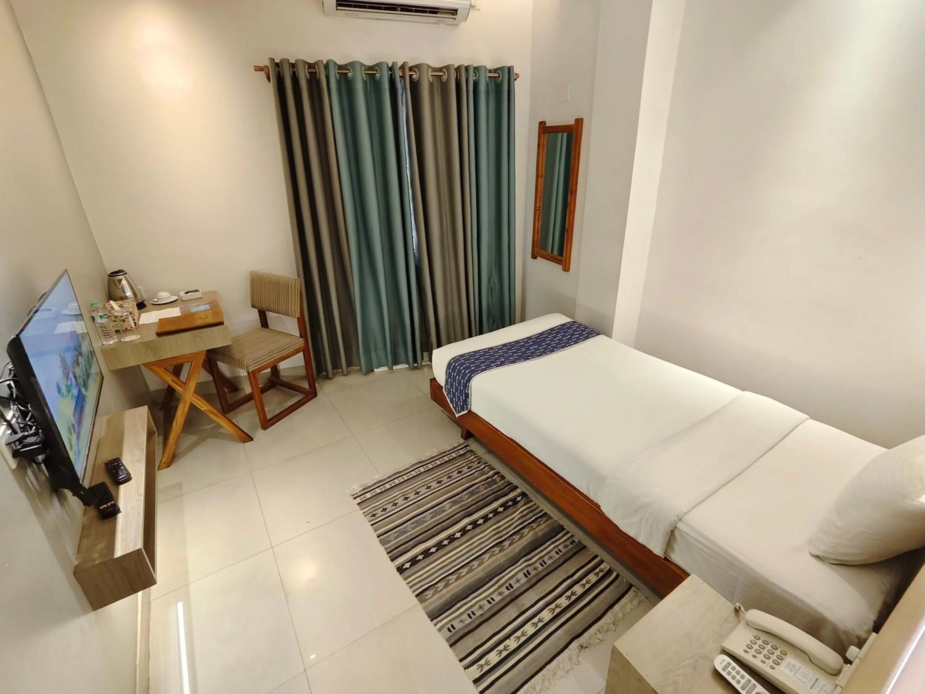 Deluxe Single Room - single occupancy in Hotel Nandini
