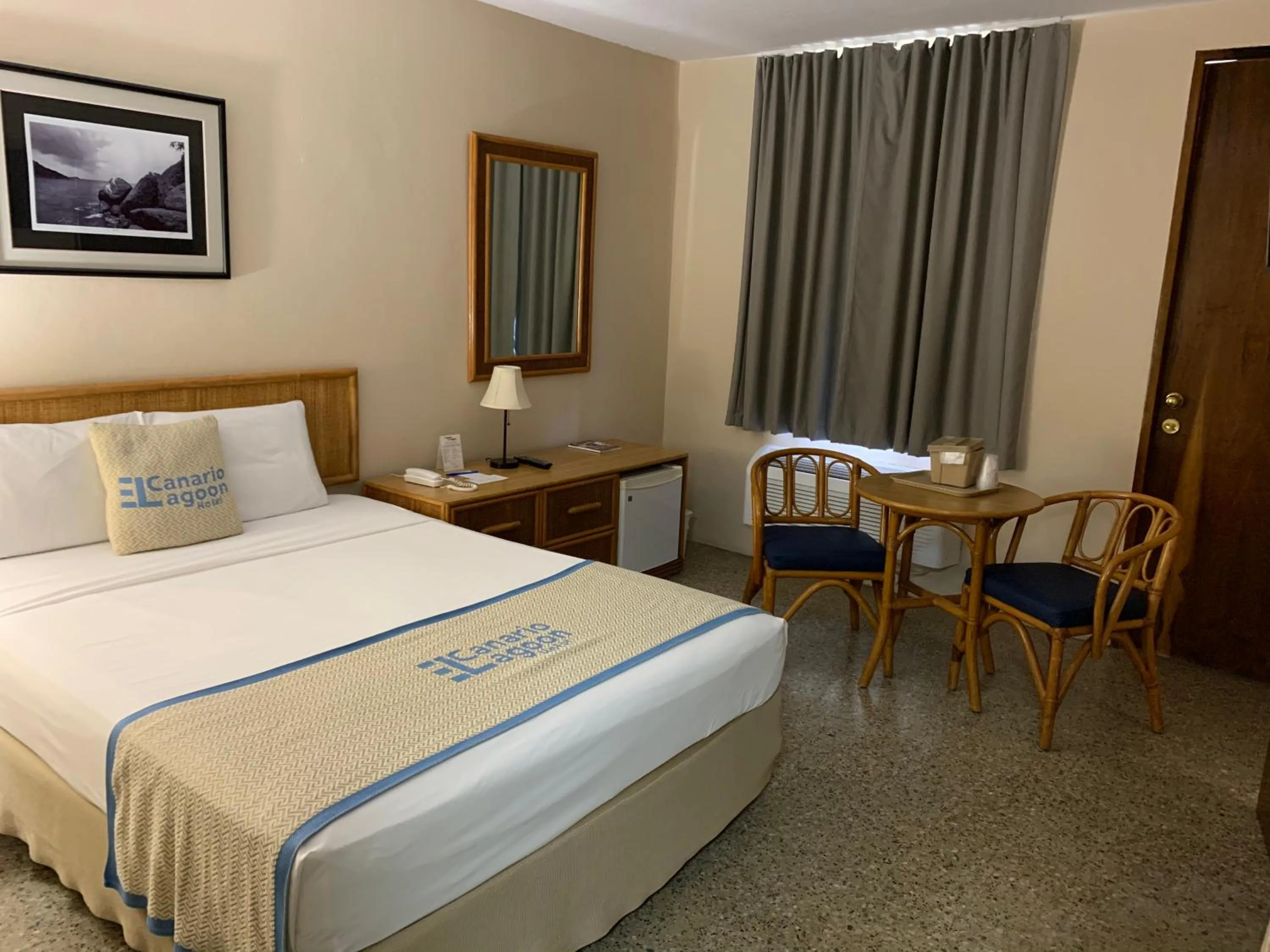 Queen Room in Canario Lagoon Hotel