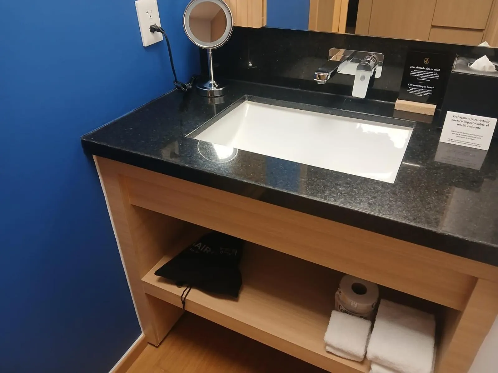 Standard Room in voco Guadalajara Neruda by IHG