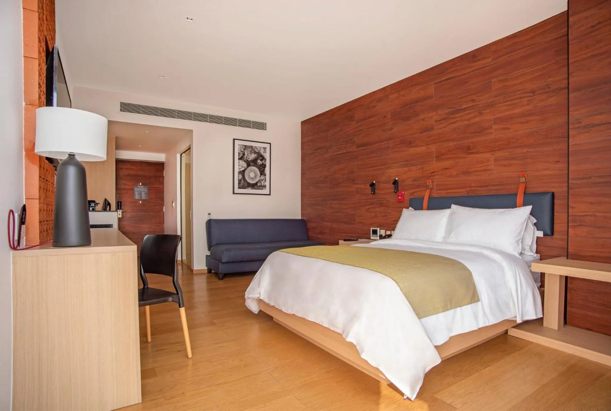 Queen Room - Mobility Accessible/High Floor in voco Guadalajara Neruda by IHG