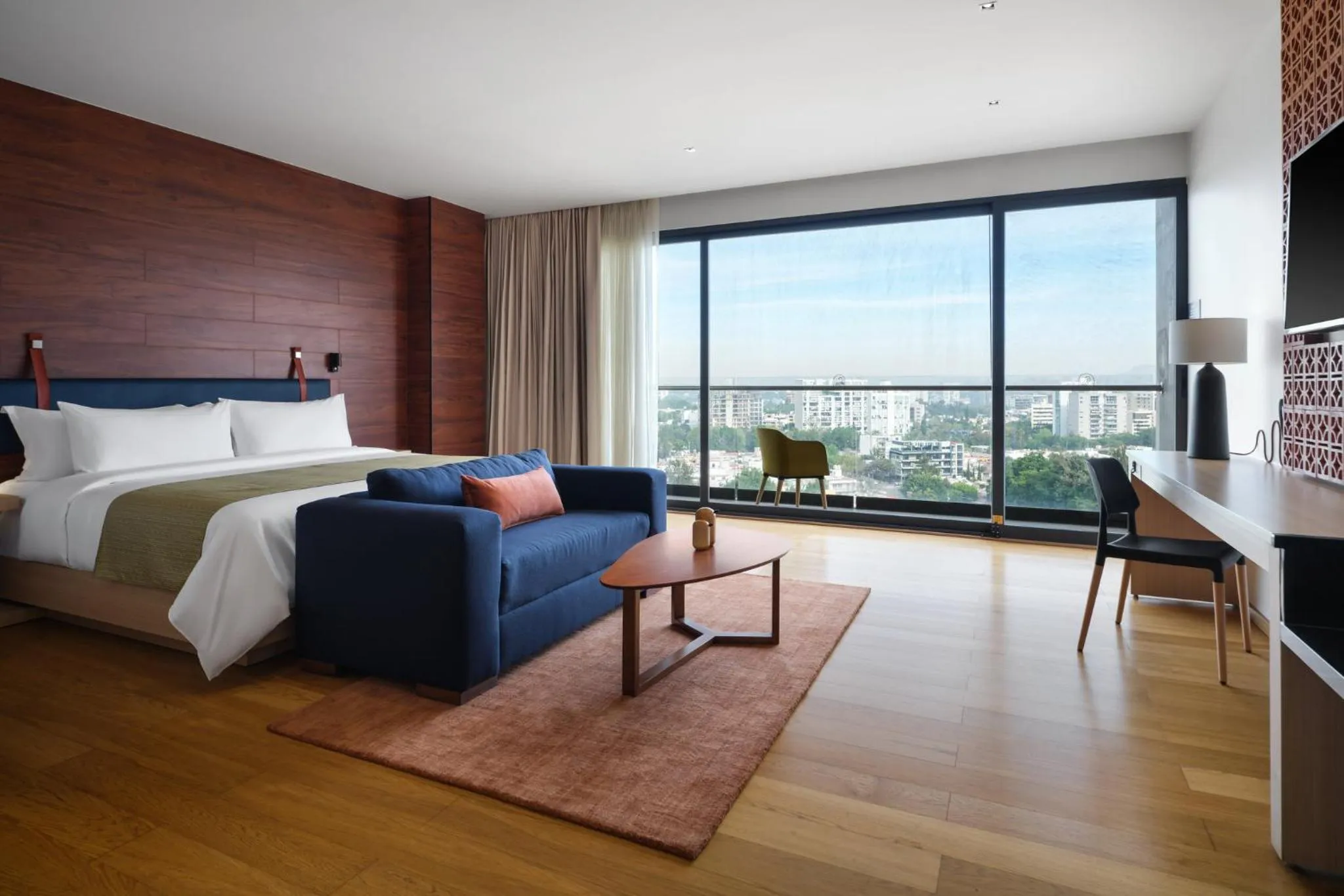 Premium King Room - Mid Floor in voco Guadalajara Neruda by IHG