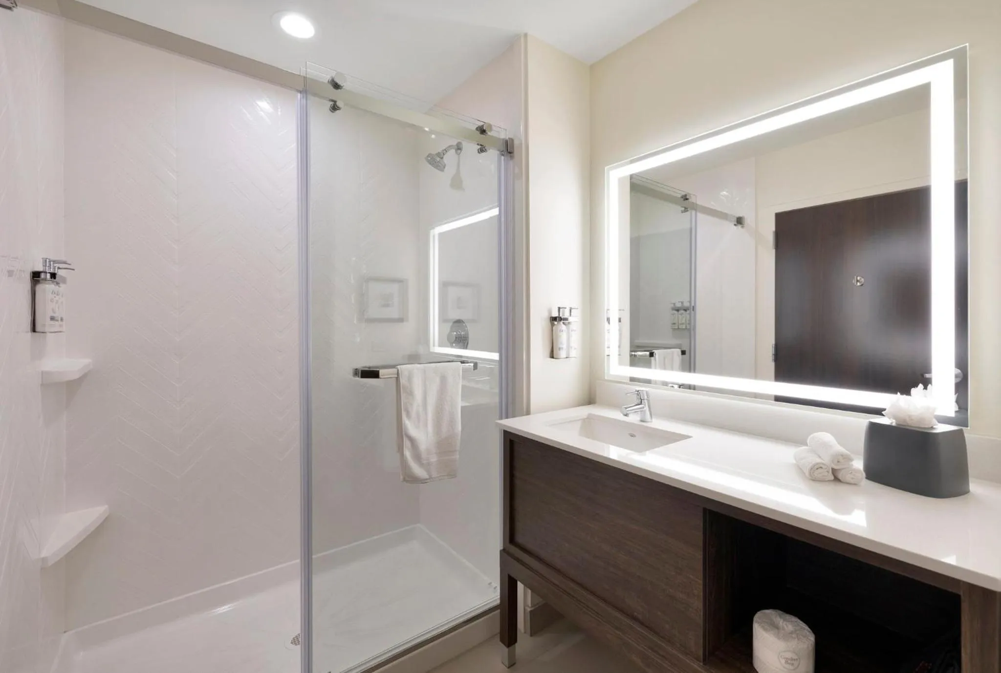 King Suite - Communications Accessible in Holiday Inn - Chicago - Tinley Park by IHG