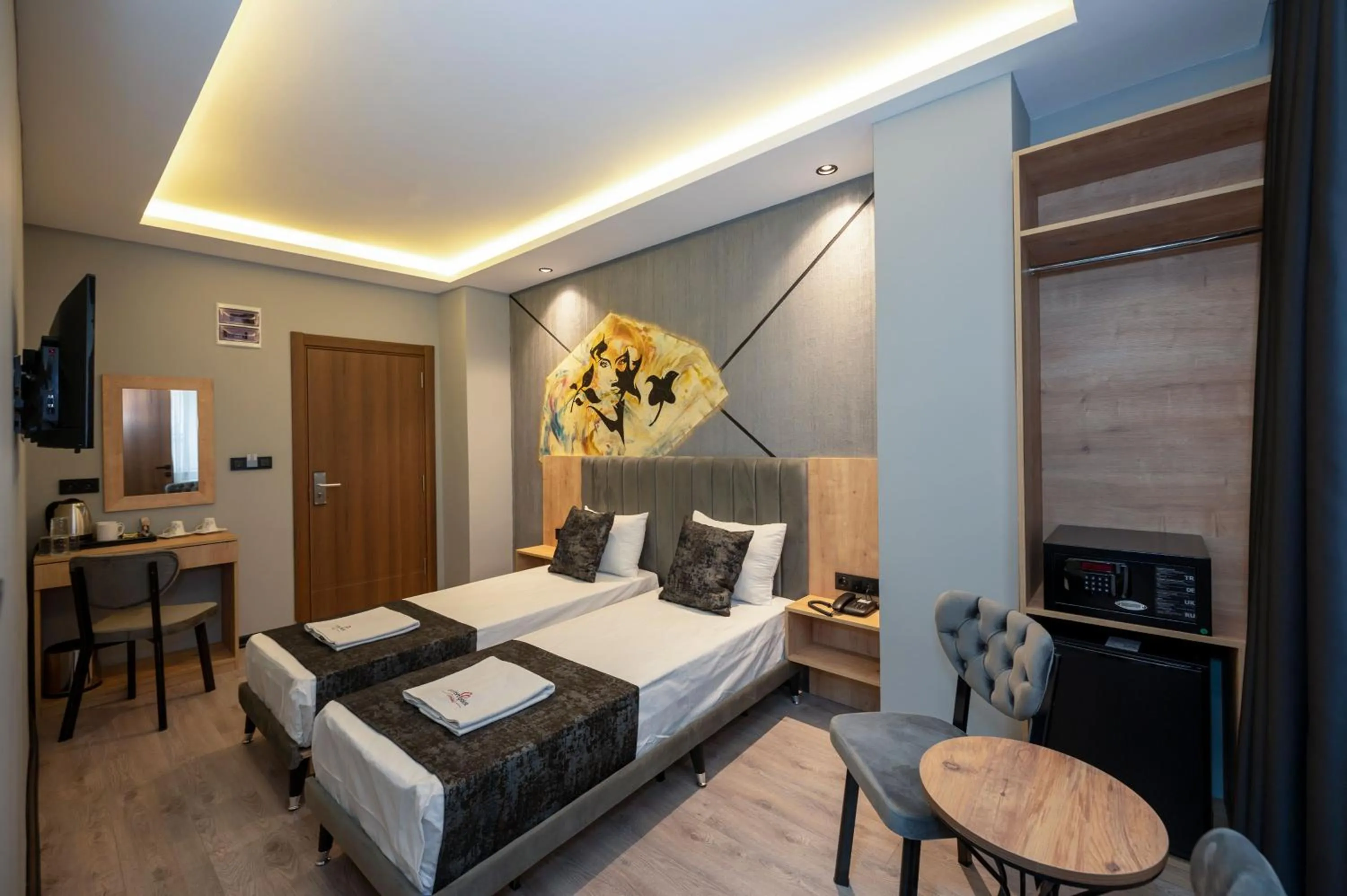 Deluxe Twin Room in Comfort Point