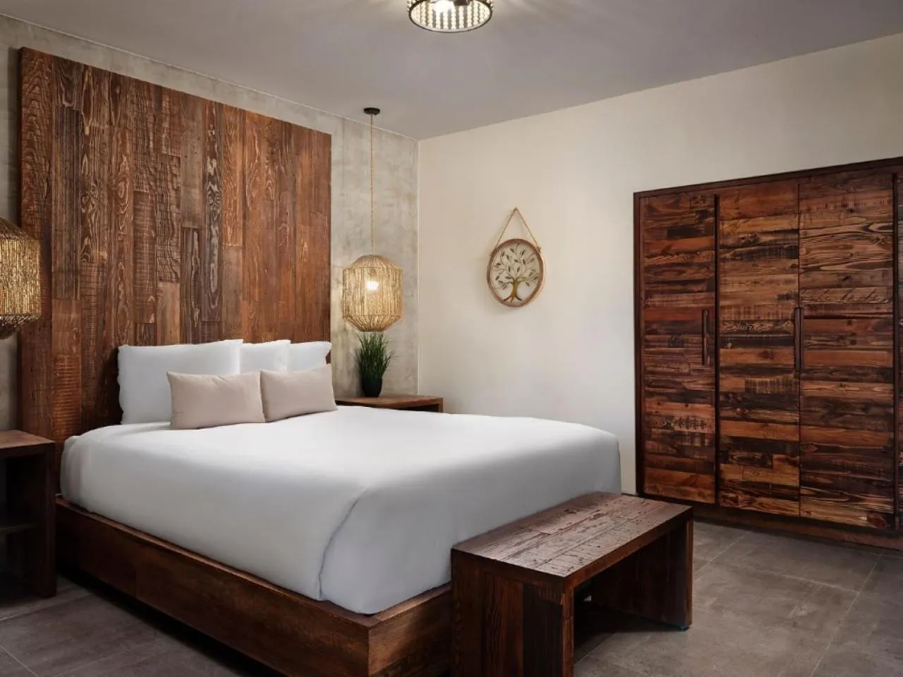 Standard Queen Room in Surya Hotel