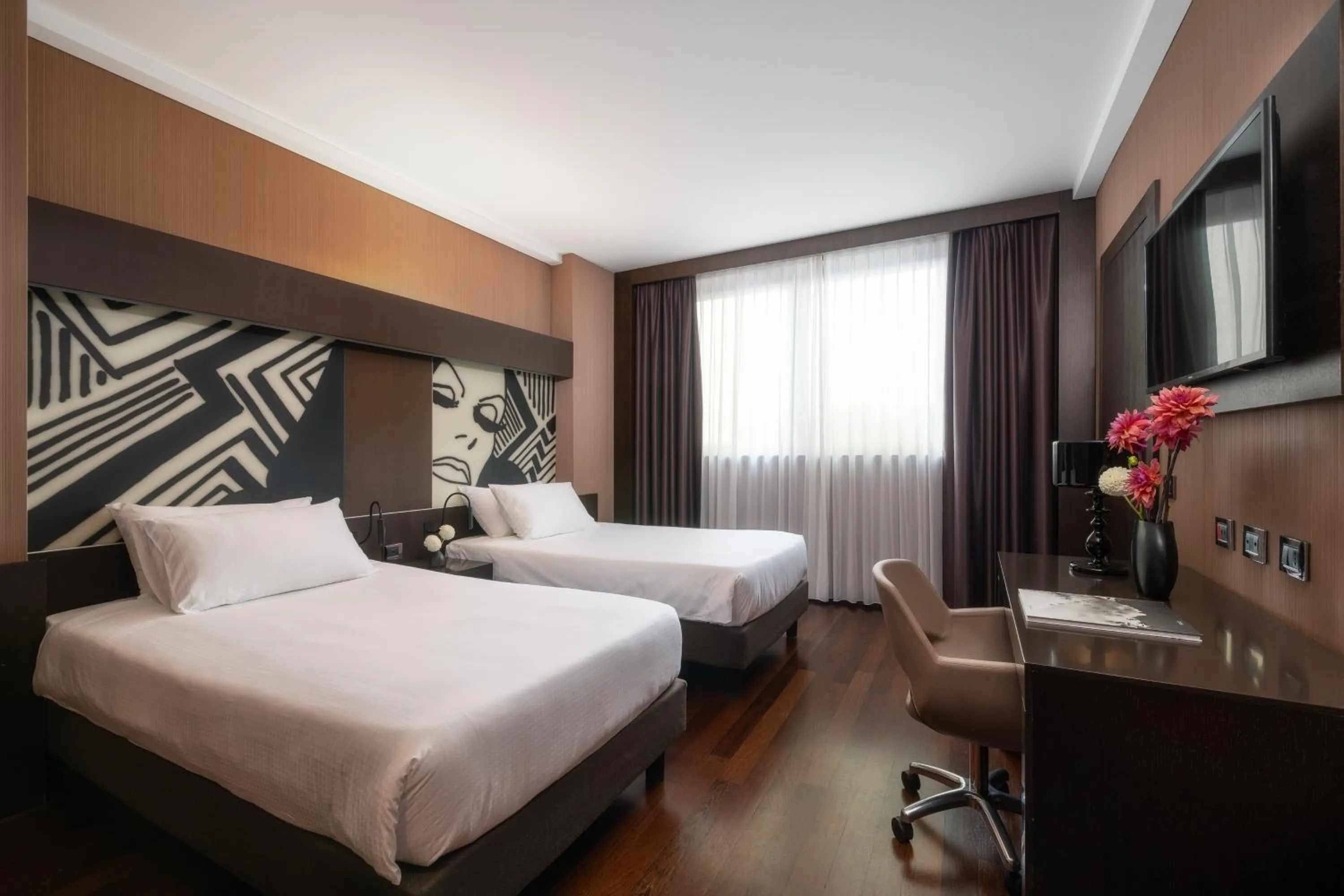 Classic Twin Room - Accessible in Crowne Plaza Milan City by IHG