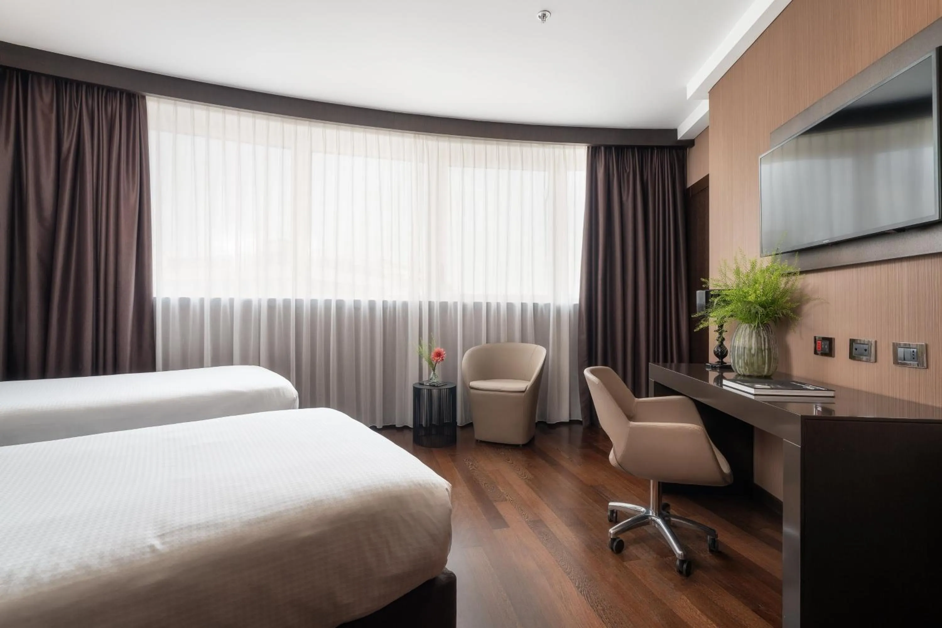 Premium Twin Room - single occupancy - Non-Smoking in Crowne Plaza Milan City by IHG