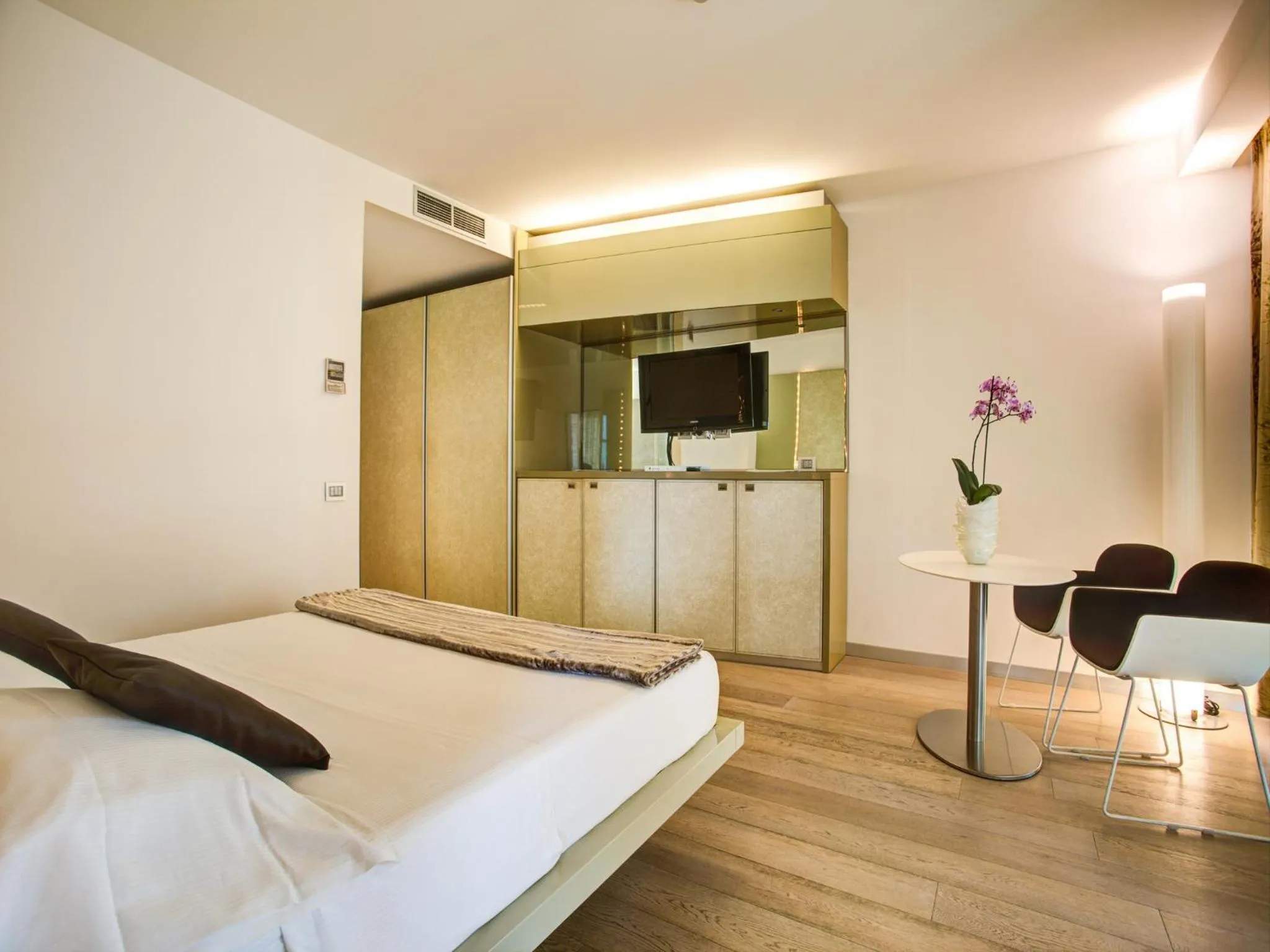 Comfort Single Room in Hotel Premier & Suites - Premier Resort