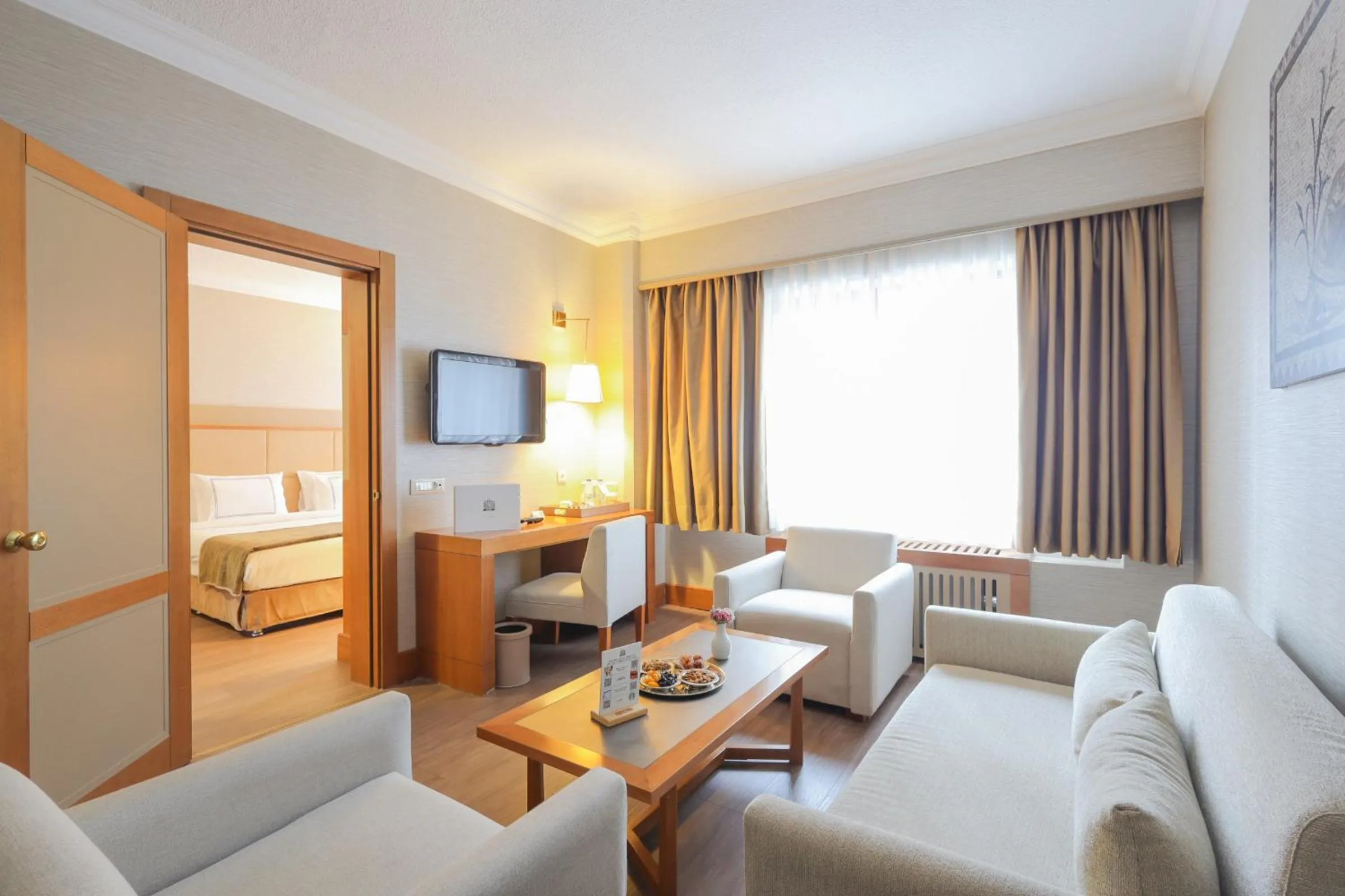 Suite in Tugcan Hotel