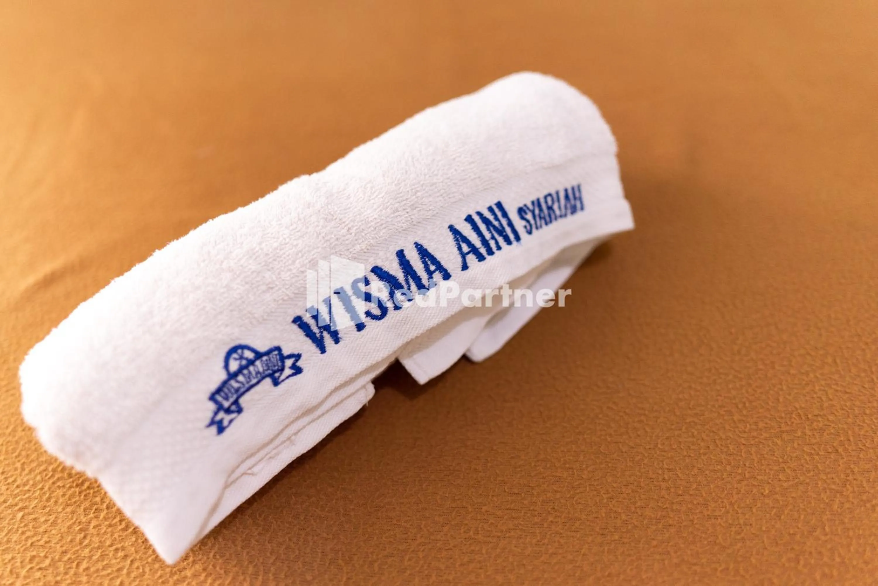 Deluxe Twin Room in Wisma Aini Syariah Lampung Mitra RedDoorz