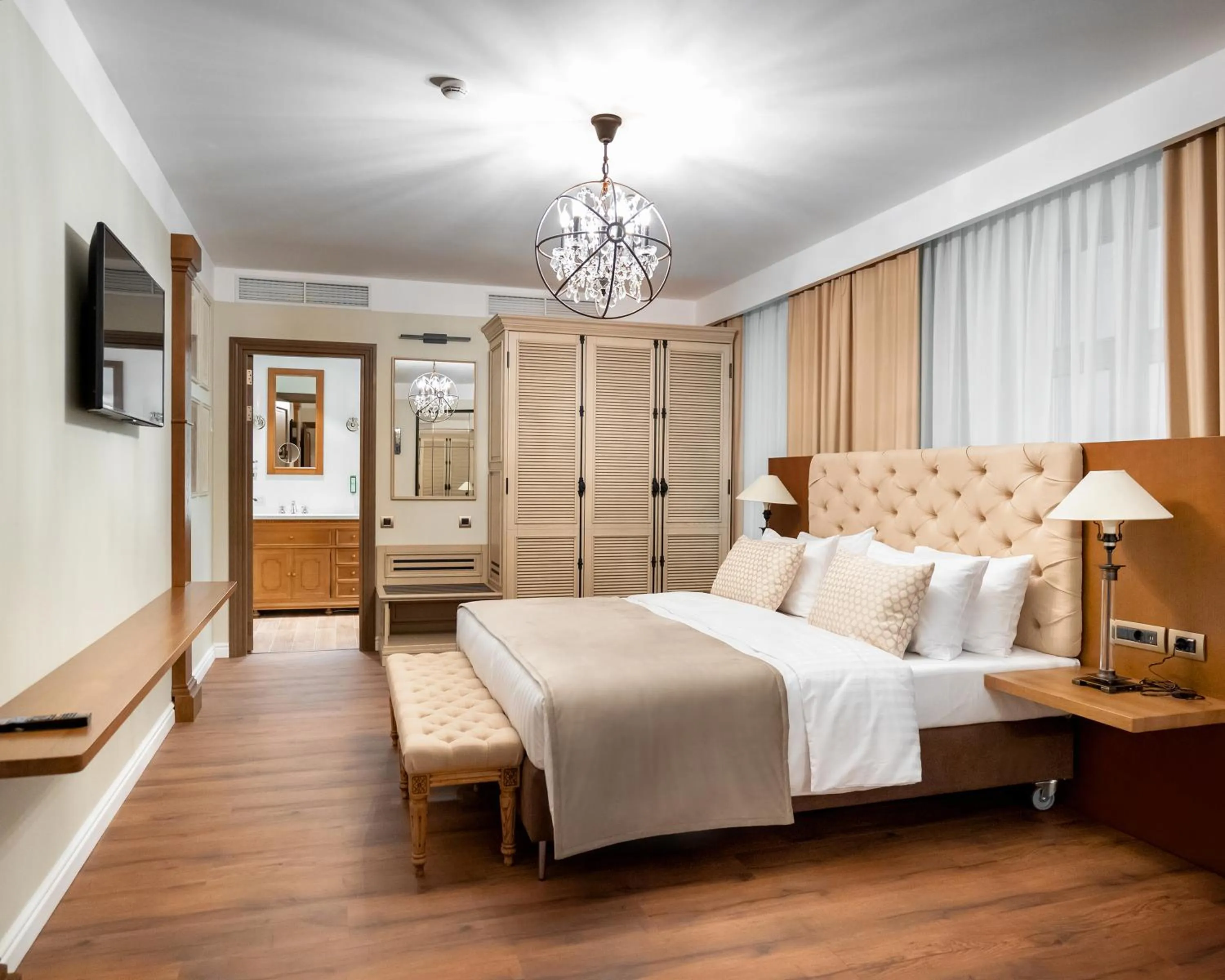 Deluxe King Suite in Best Western Plus Market Square Lviv