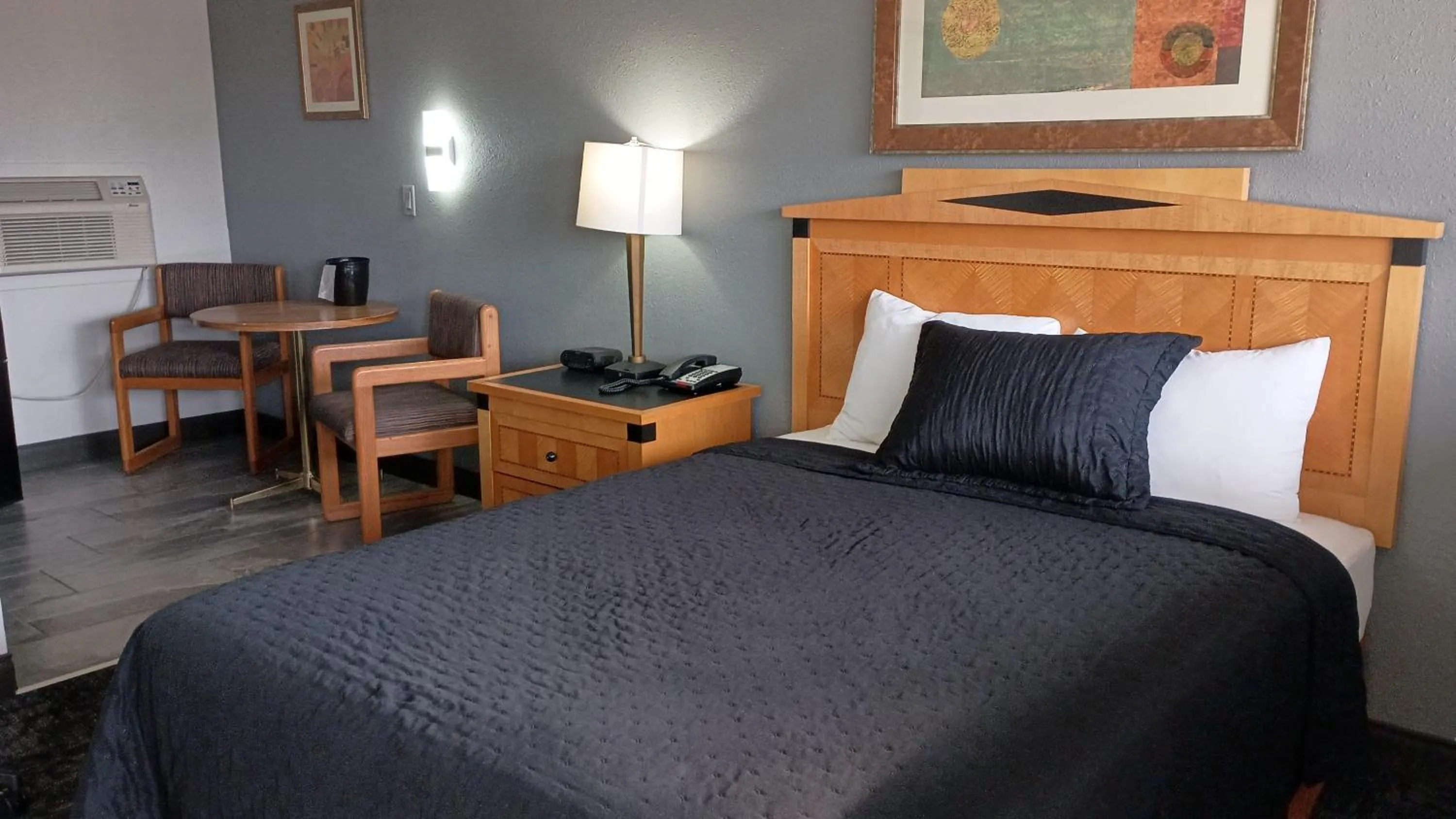 Economy Single Room in Econo Inn