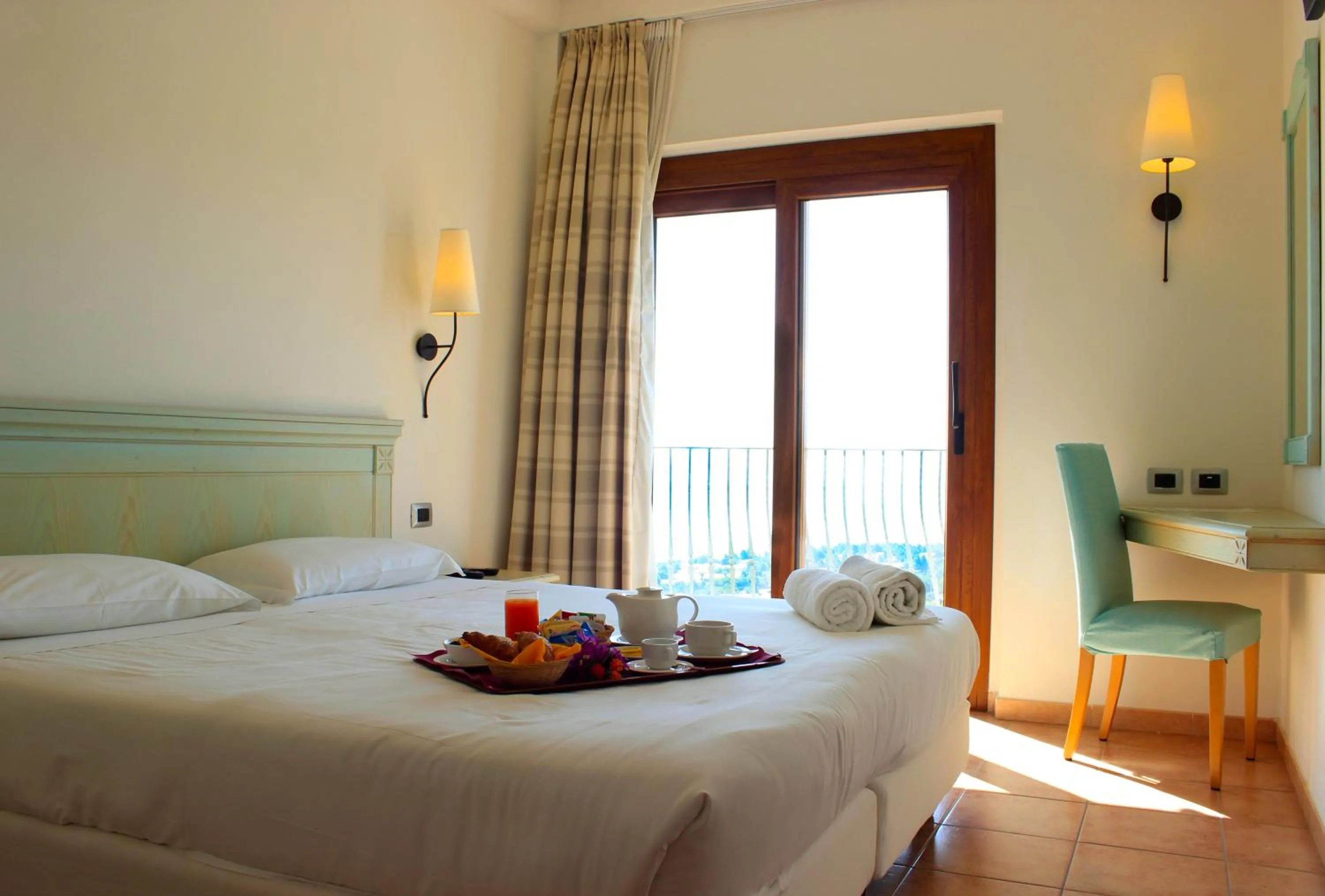 Superior Double Room with Pool View in Hotel Brancamaria