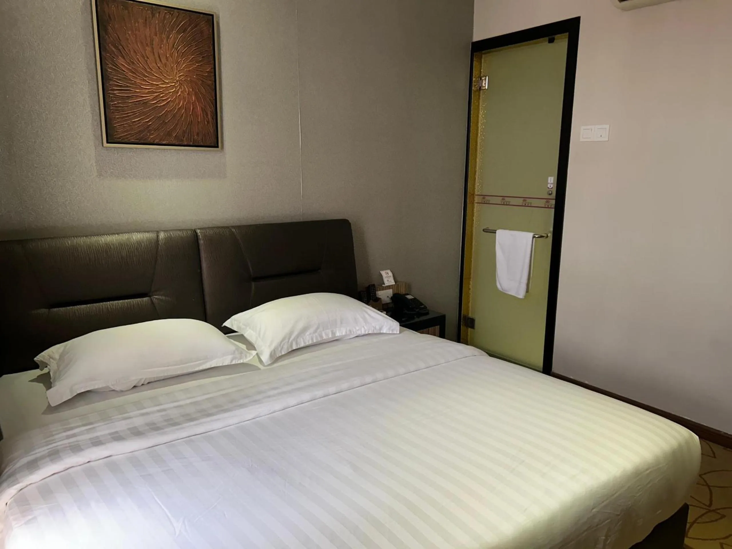 Bed in Milano Hotel