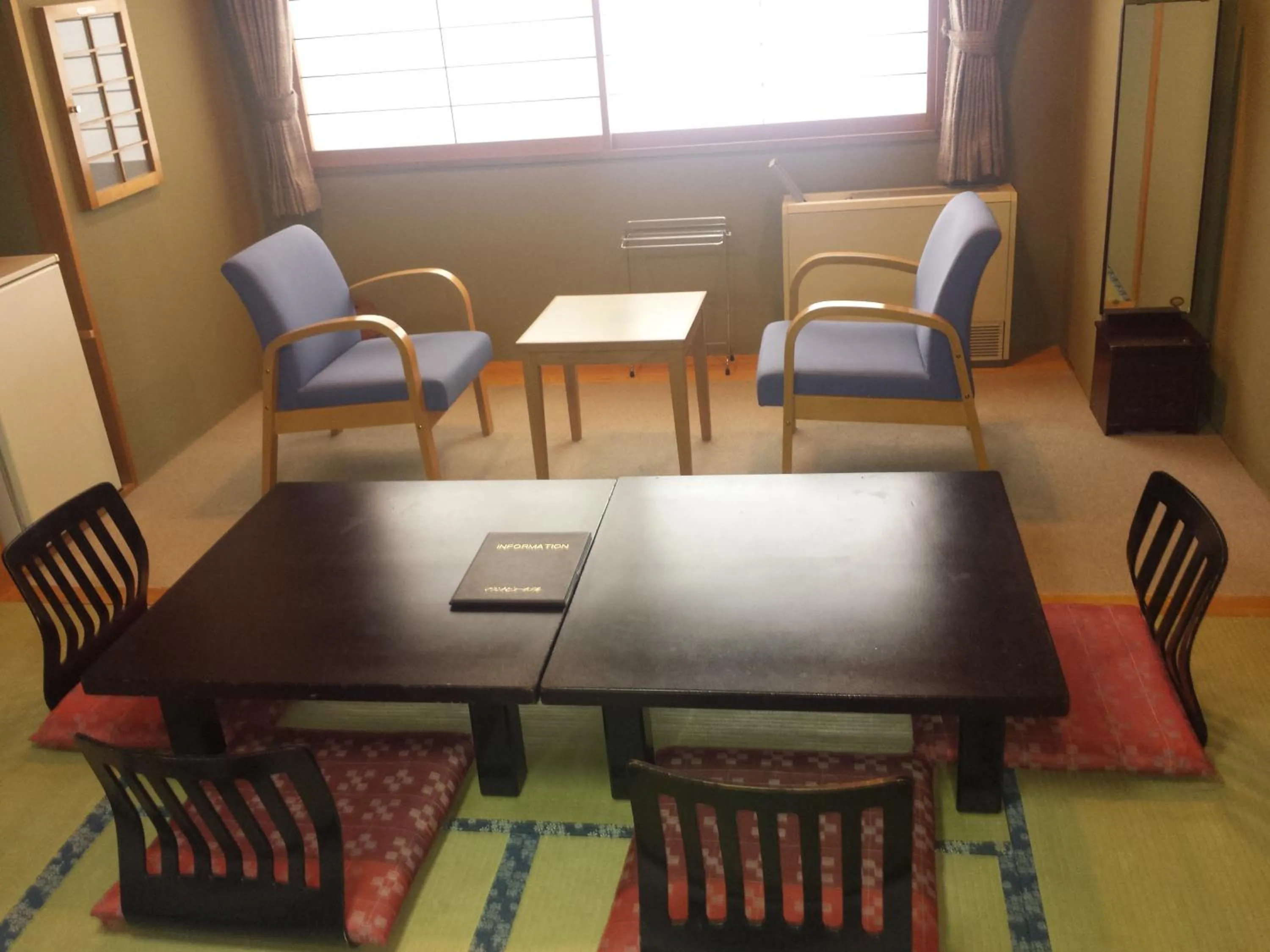 Japanese-Style Room - Smoking in Mount View Hotel