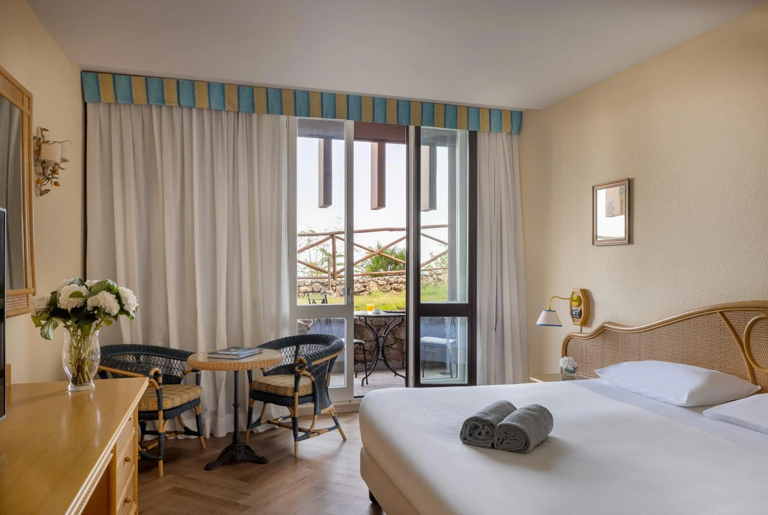 Superior Double or Twin Room with Garden View in UNA Hotels Capotaormina