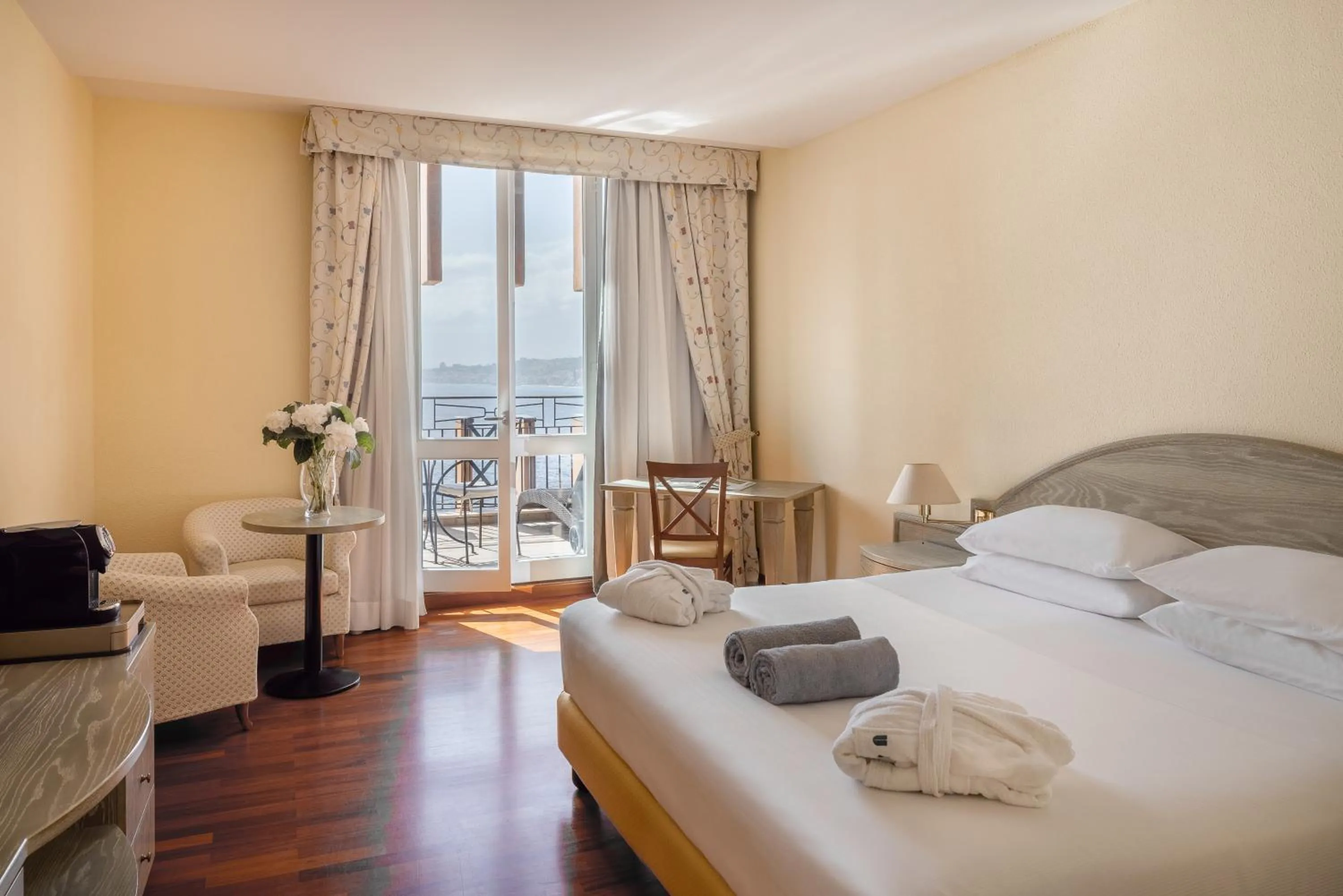 Premium Double Room with Sea View in UNA Hotels Capotaormina