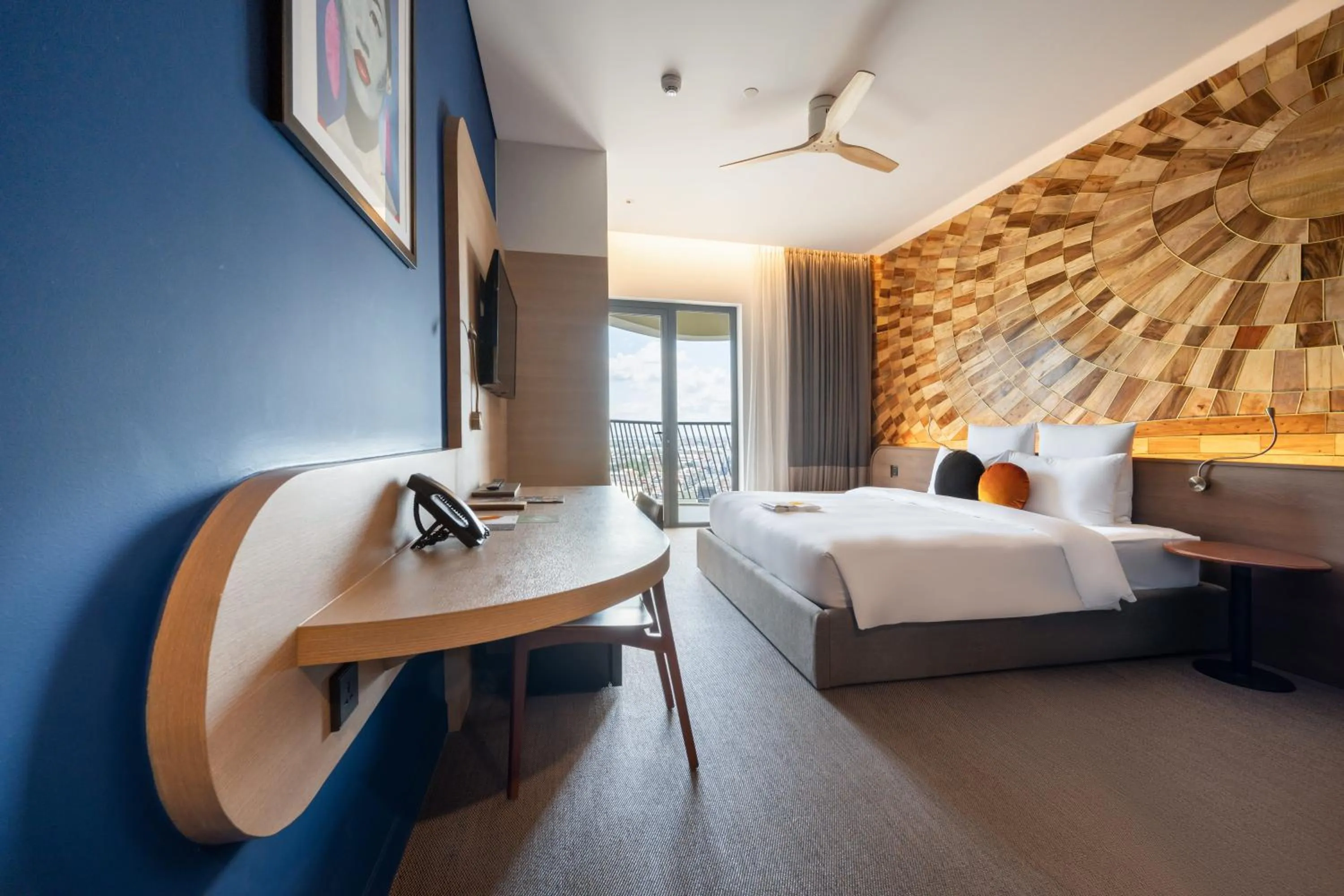 Deluxe King Bed with Balcony in SUN & MOON, Riverside Hotel