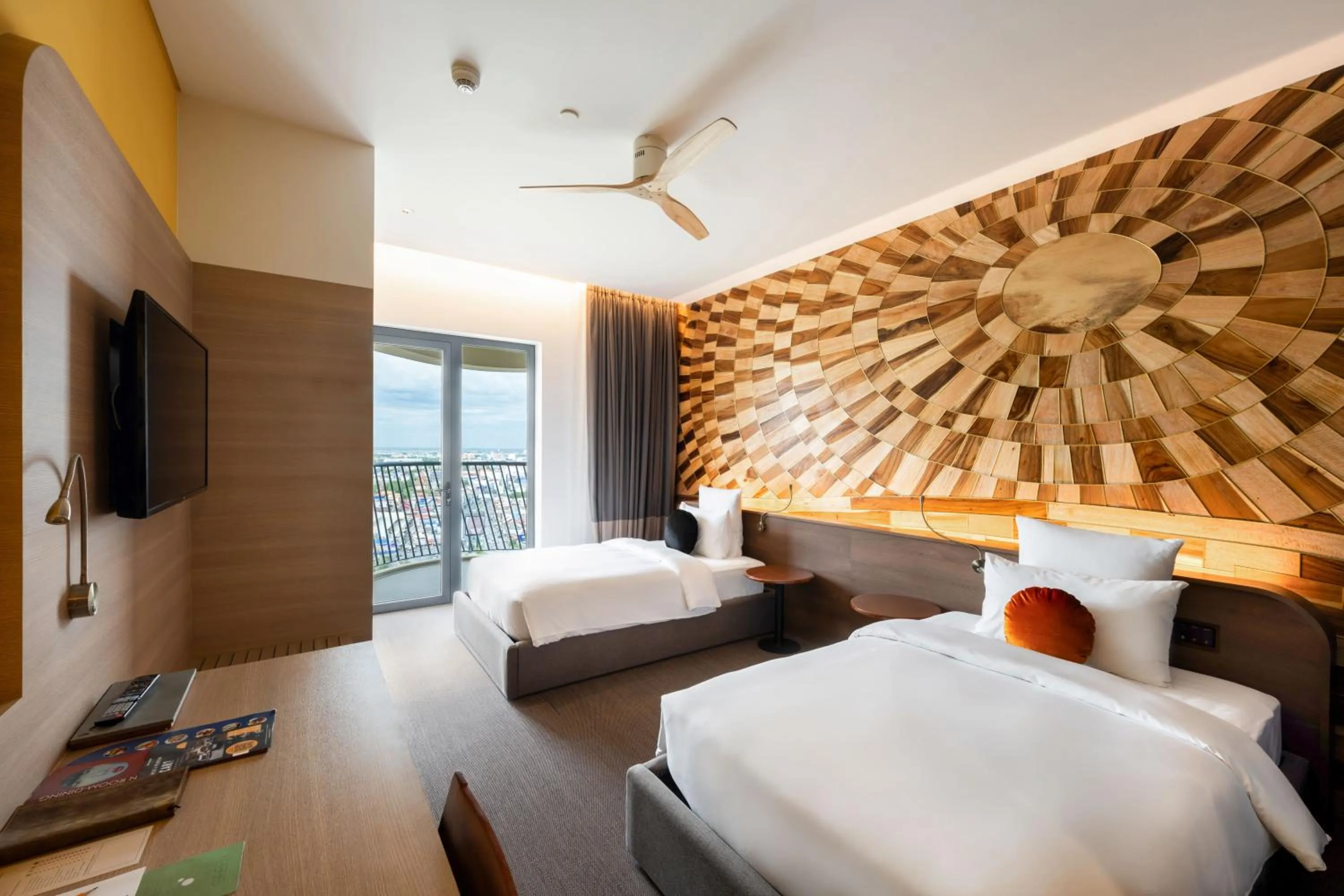 Deluxe Twin Bed with Balcony in SUN & MOON, Riverside Hotel