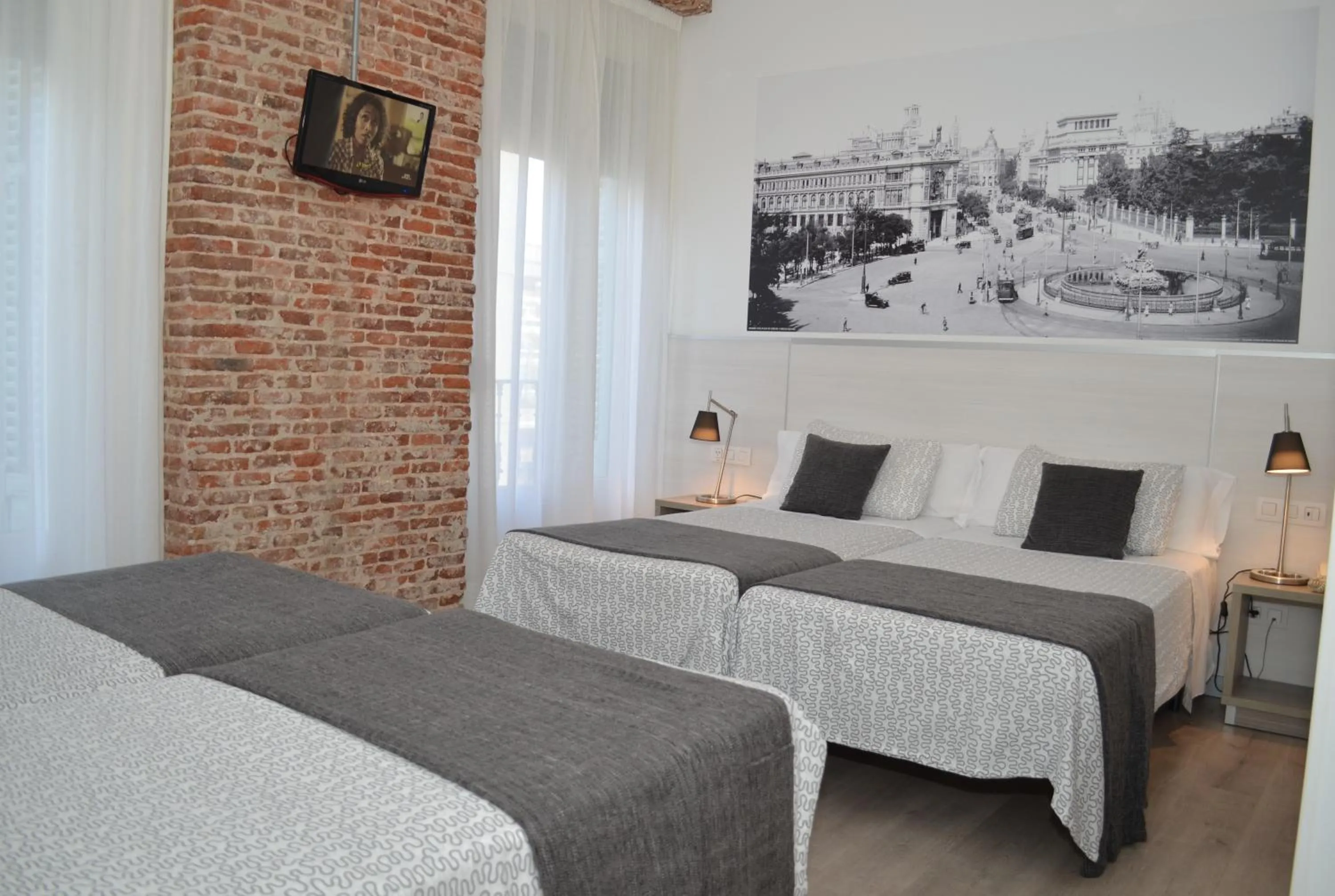 Quadruple Room (4 Adults) in Hostal San Lorenzo