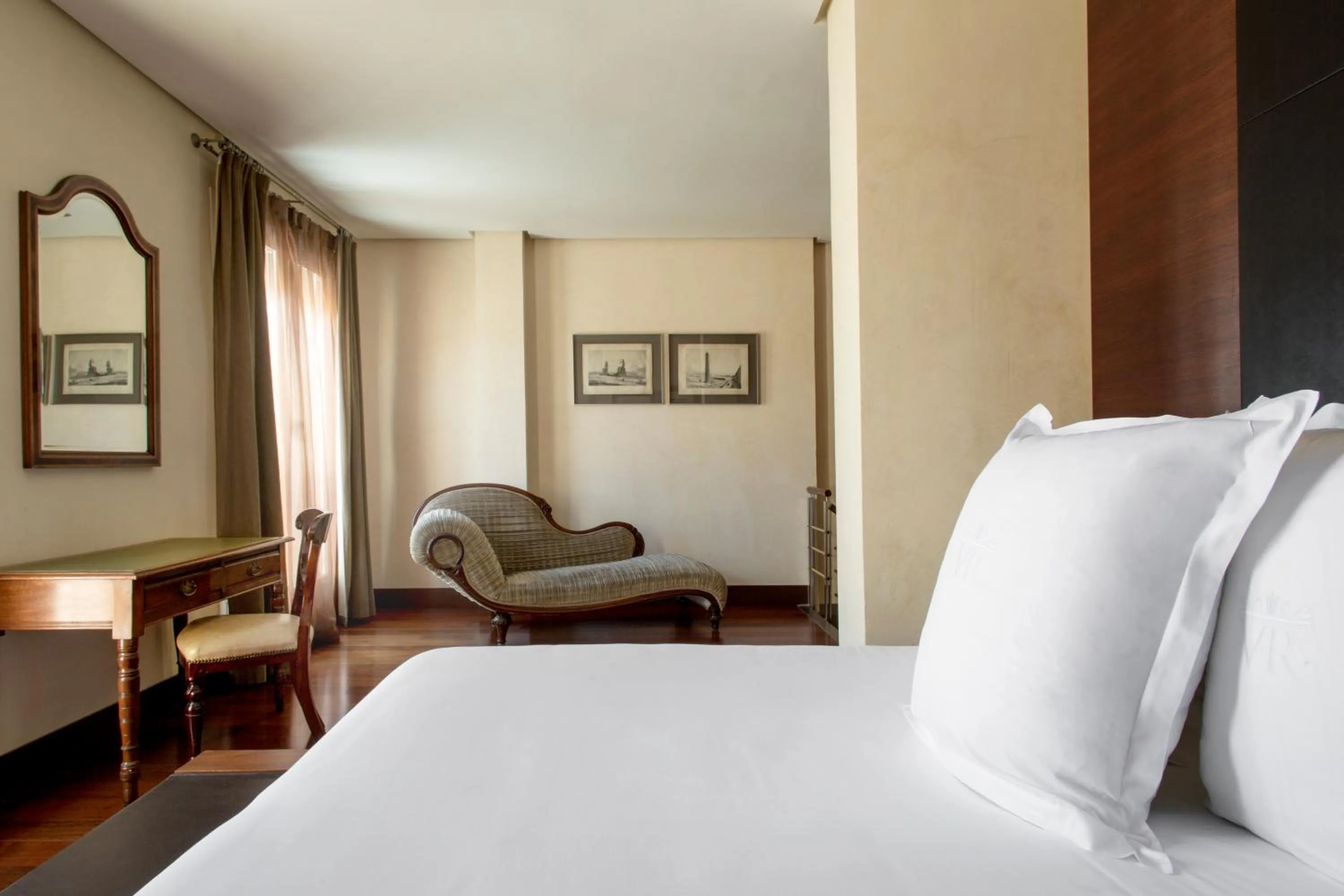 Suite with Terrace in Hotel Villa Real, a member of Preferred Hotels & Resorts