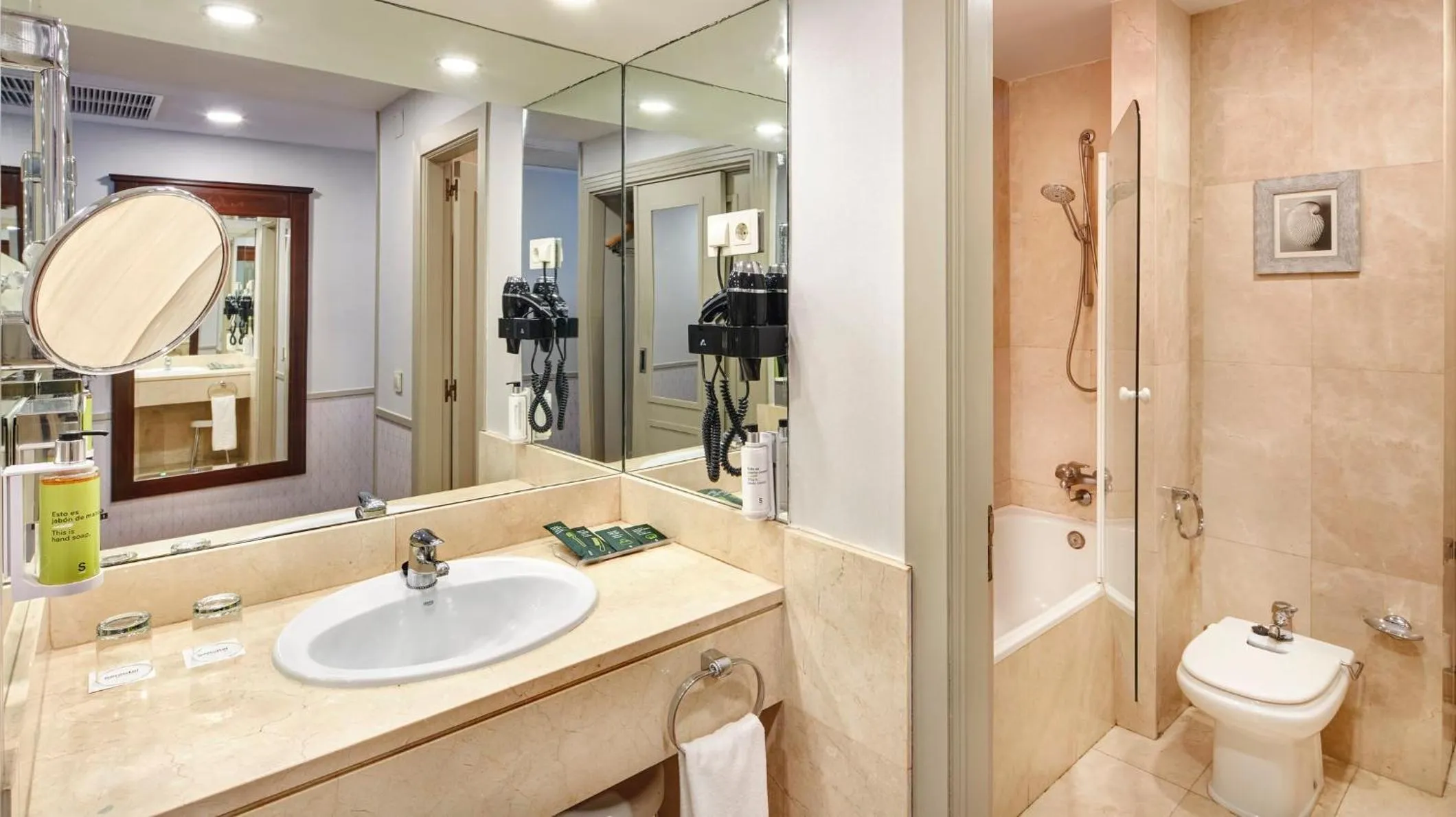 Double Room in Sercotel Gran Hotel Conde Duque