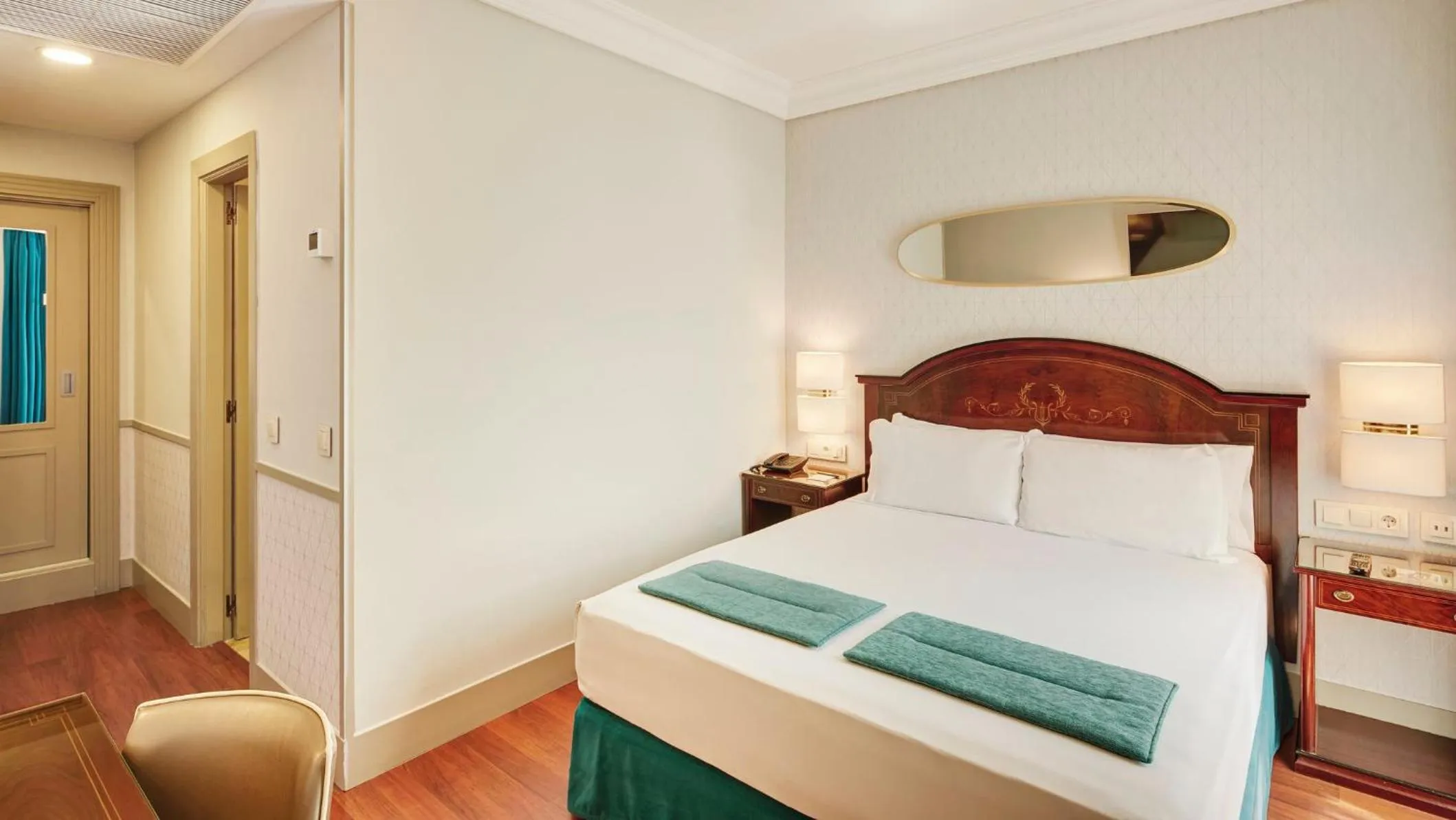 Standard Double Room with Views on the Square in Sercotel Gran Hotel Conde Duque