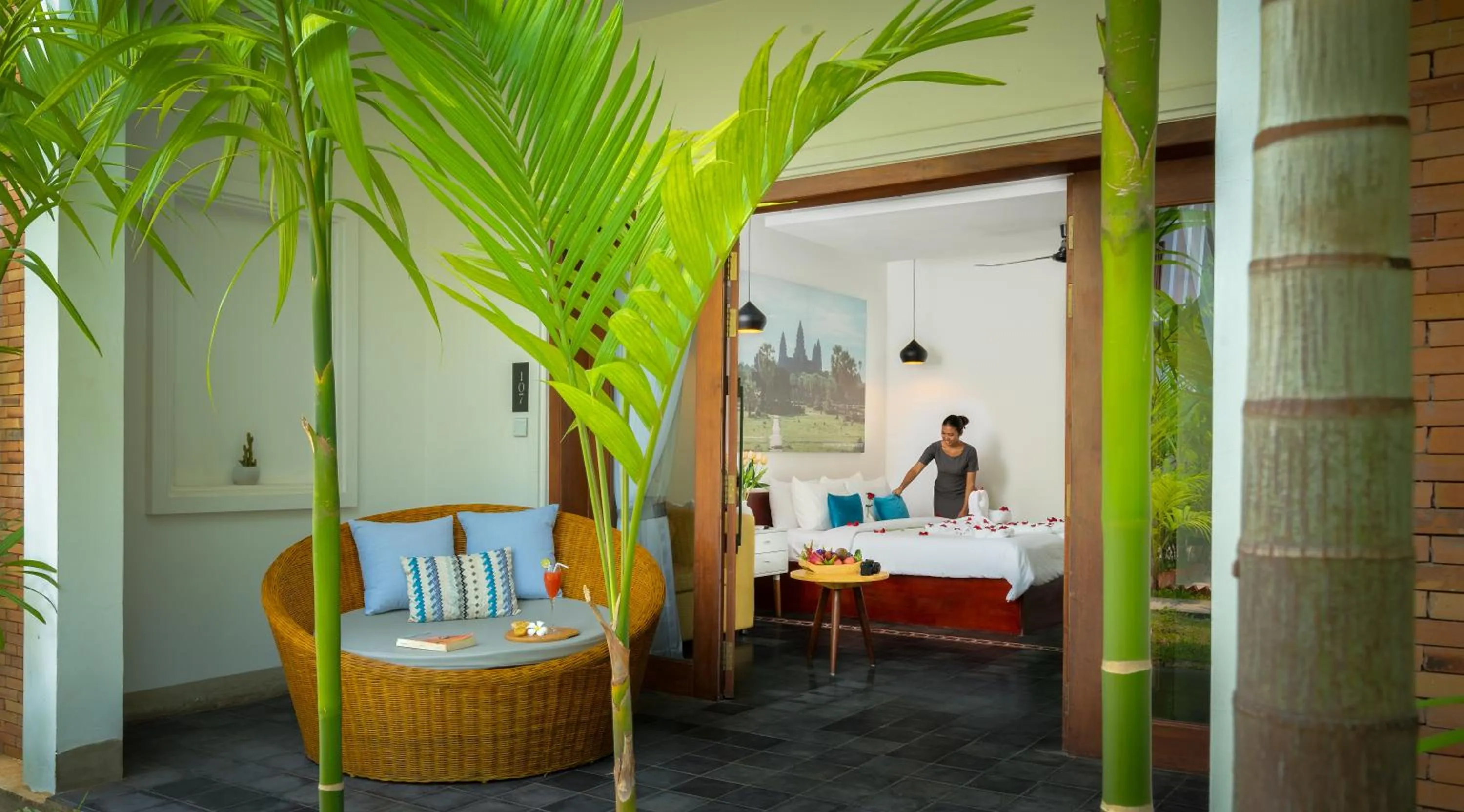 Cabana Suite Pool Access in Bopha Watbo Residence