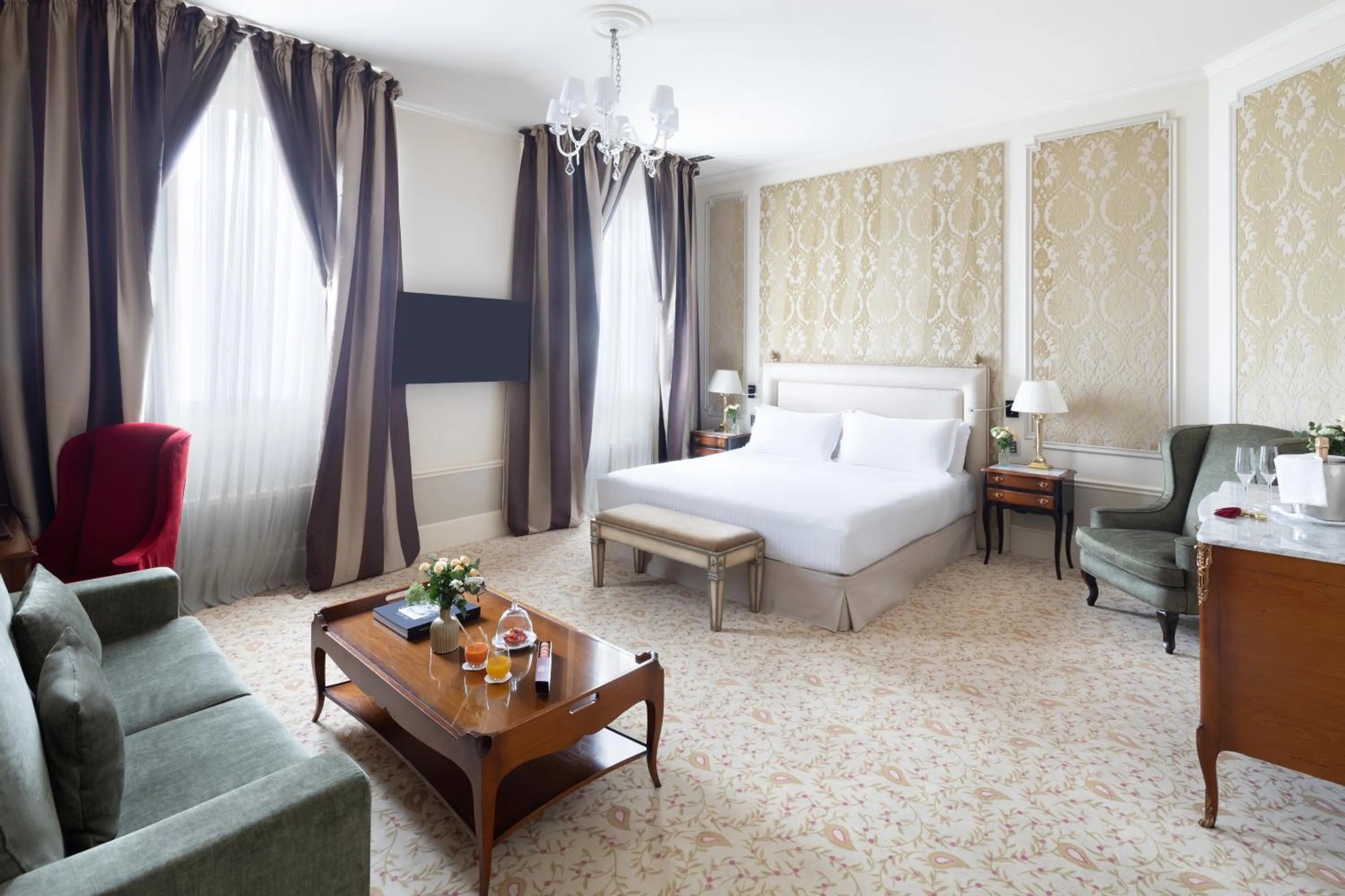 Family Suite in Hotel El Palace Barcelona