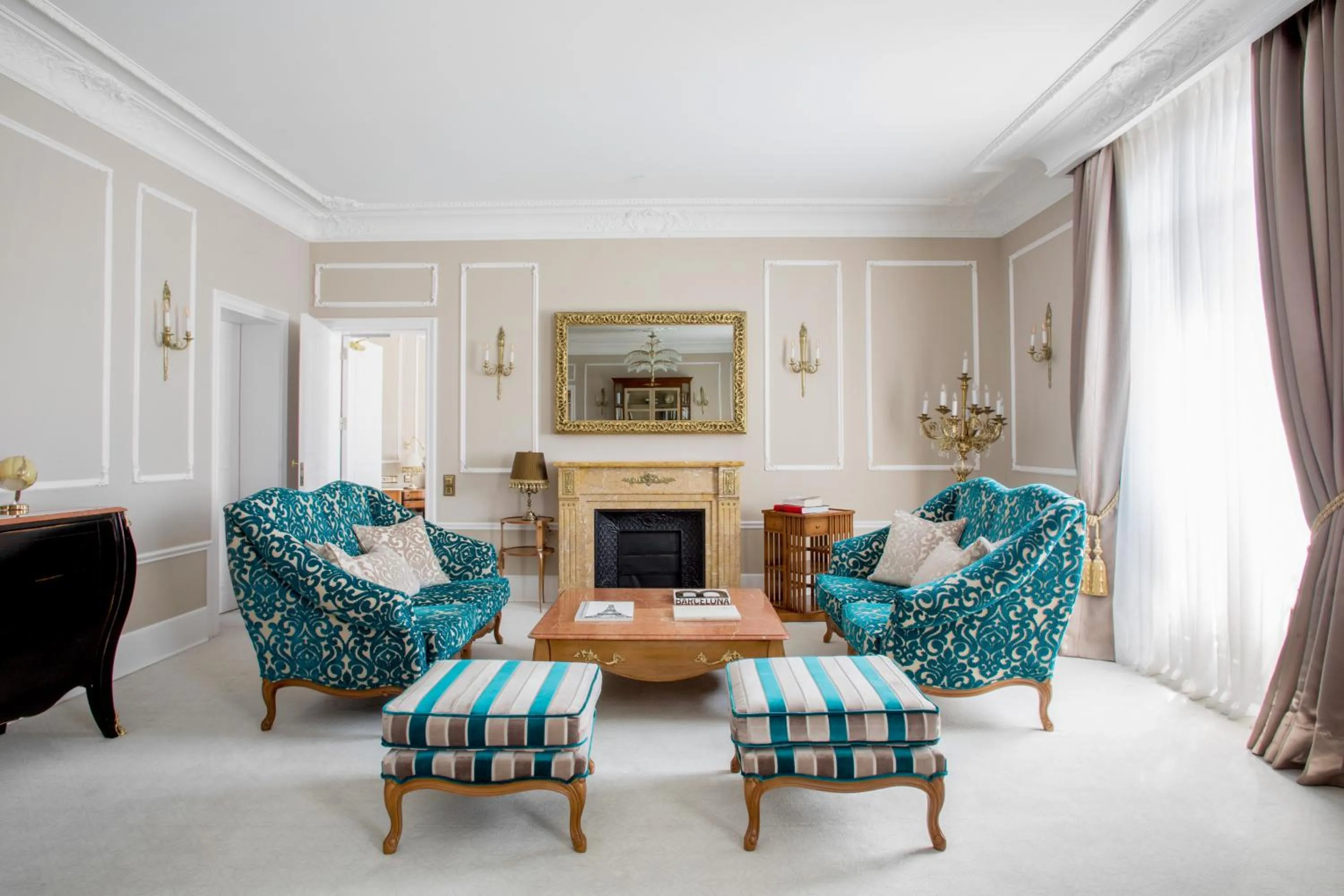 Two-Bedroom Suite in Hotel El Palace Barcelona