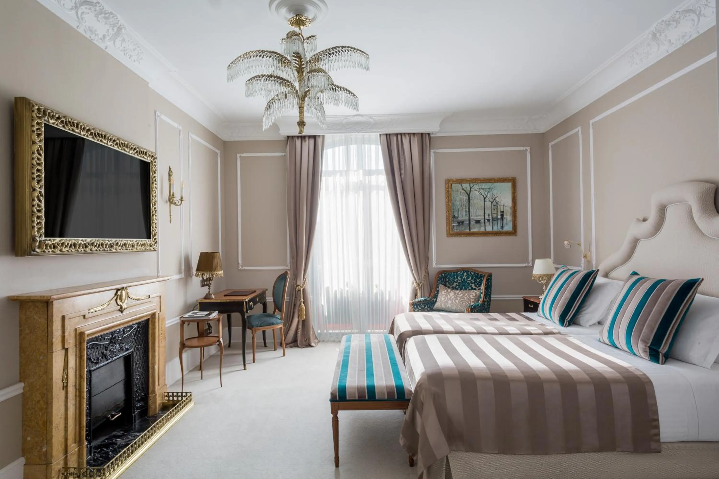 Grand Deluxe Double Room in Hotel El Palace Barcelona