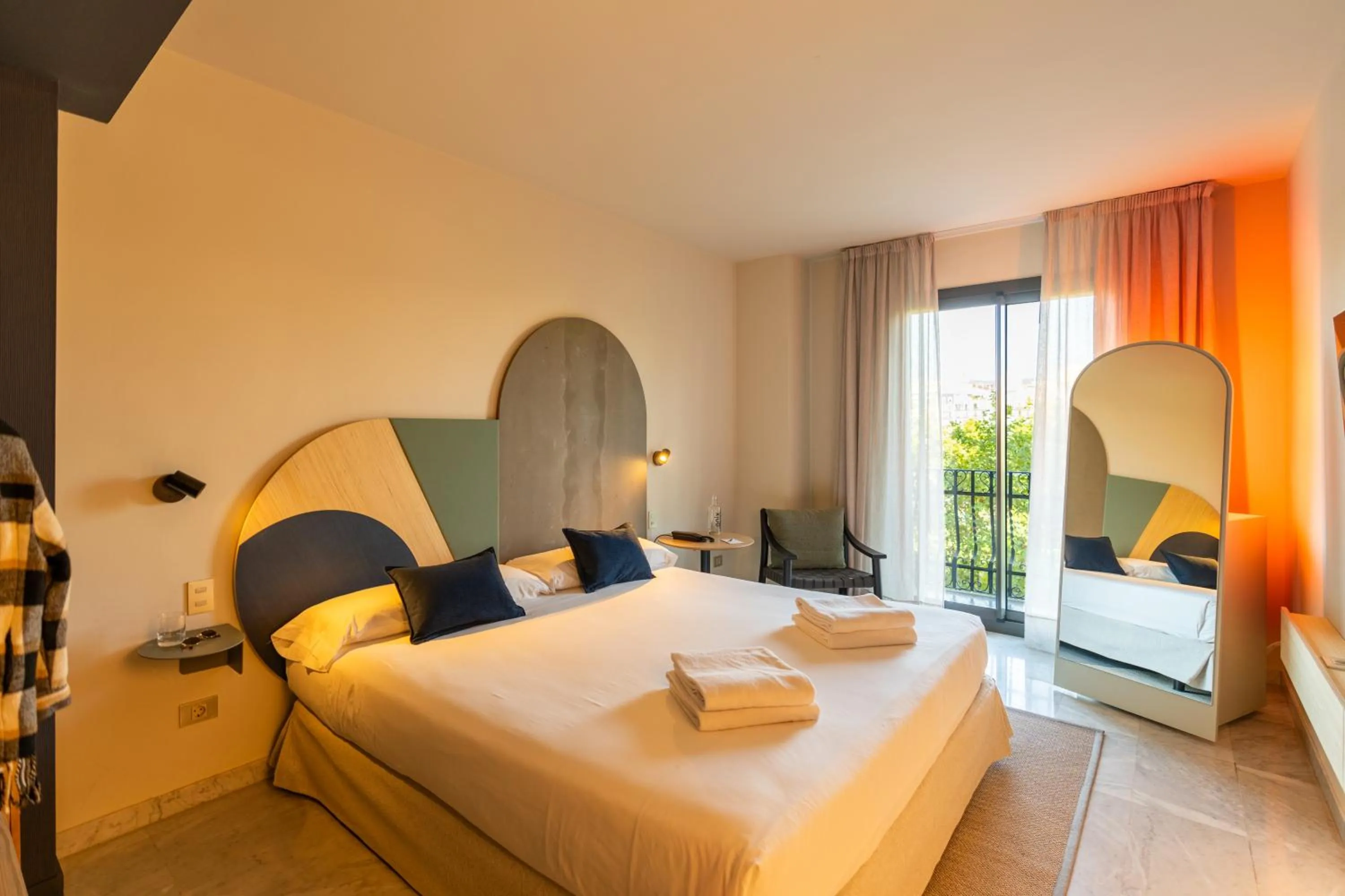 Double Room with Balcony and Park View in Onix Fira