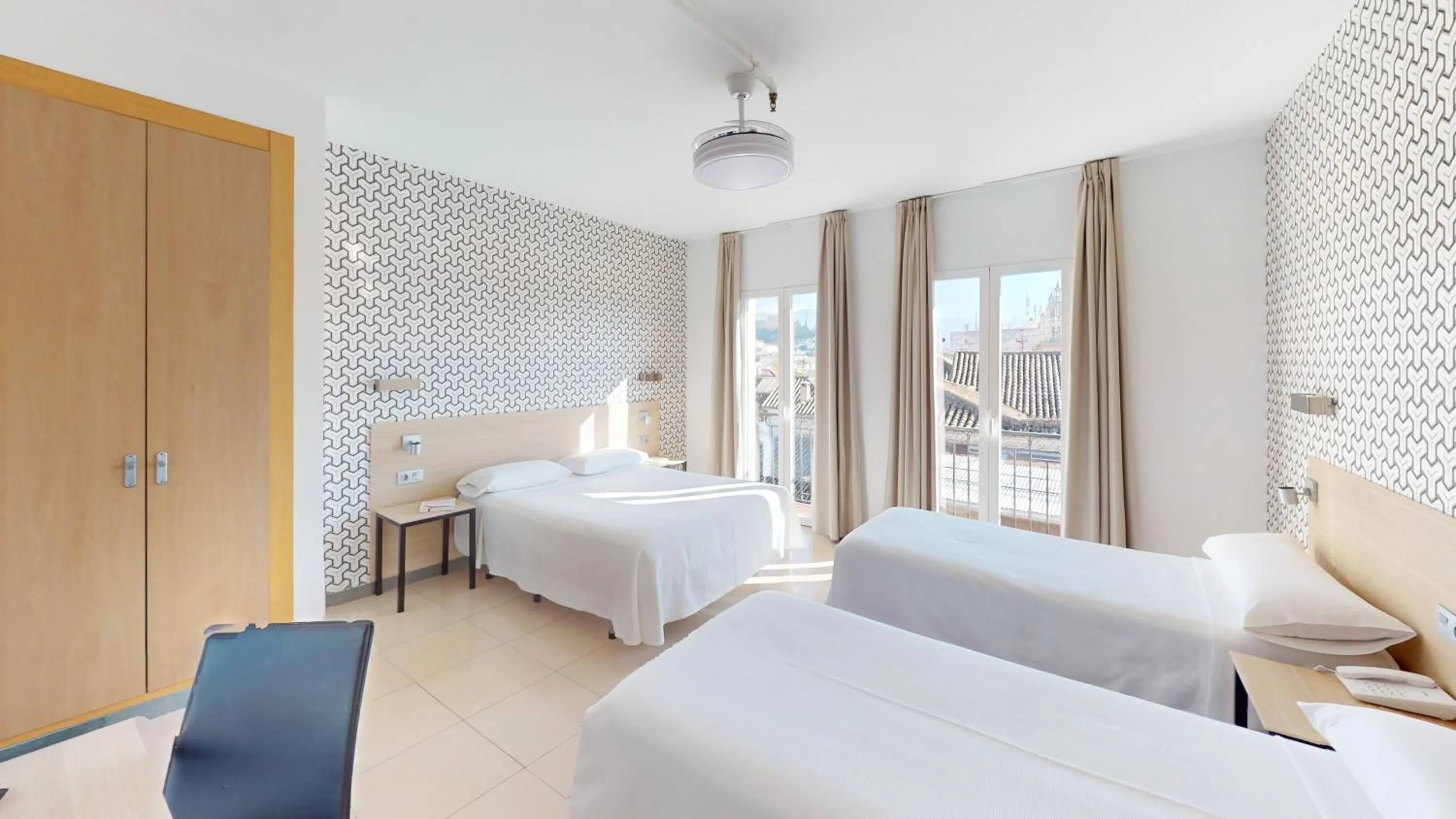 Triple Room in Atenas Granada