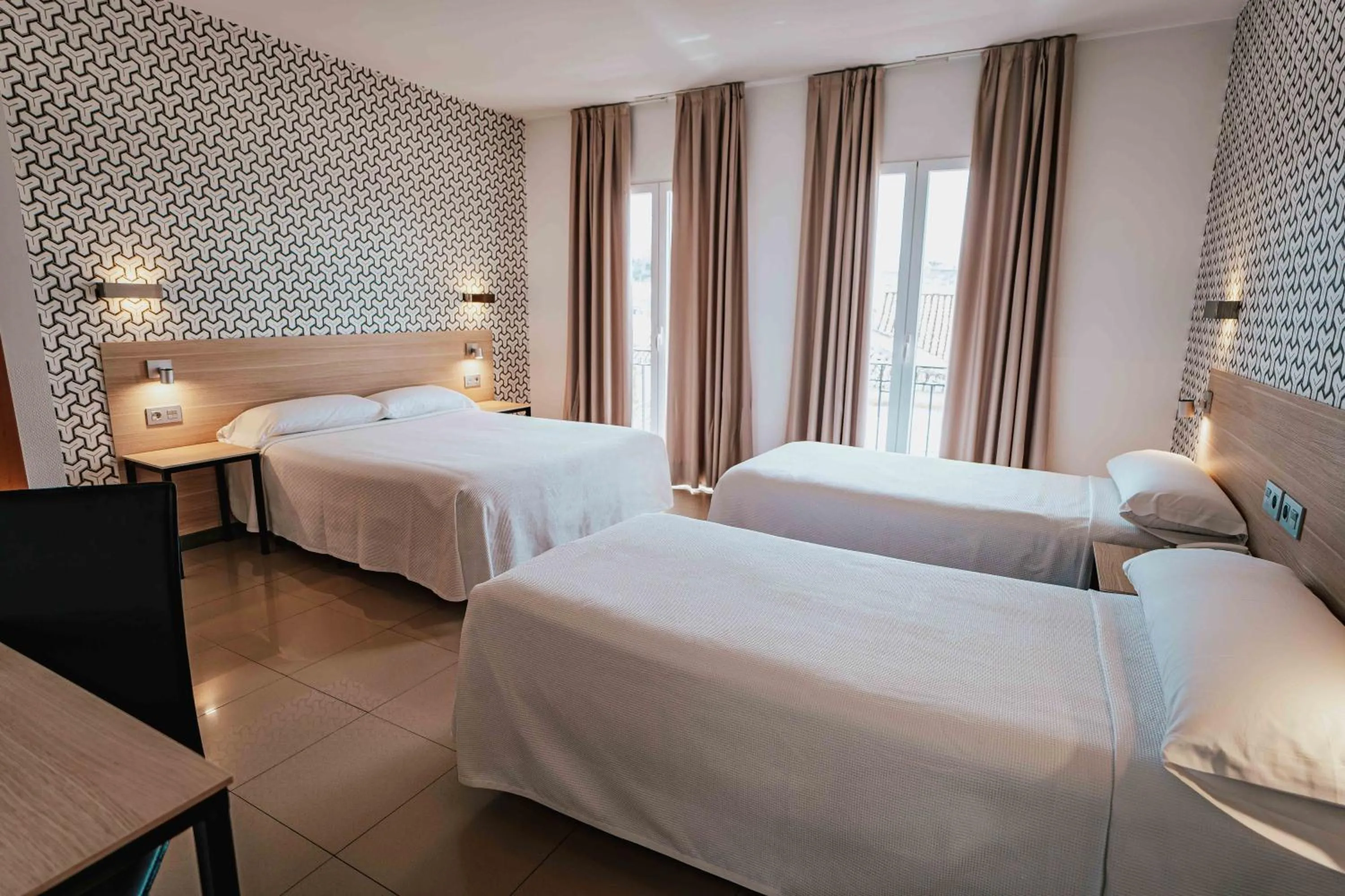 Quadruple Room in Atenas Granada