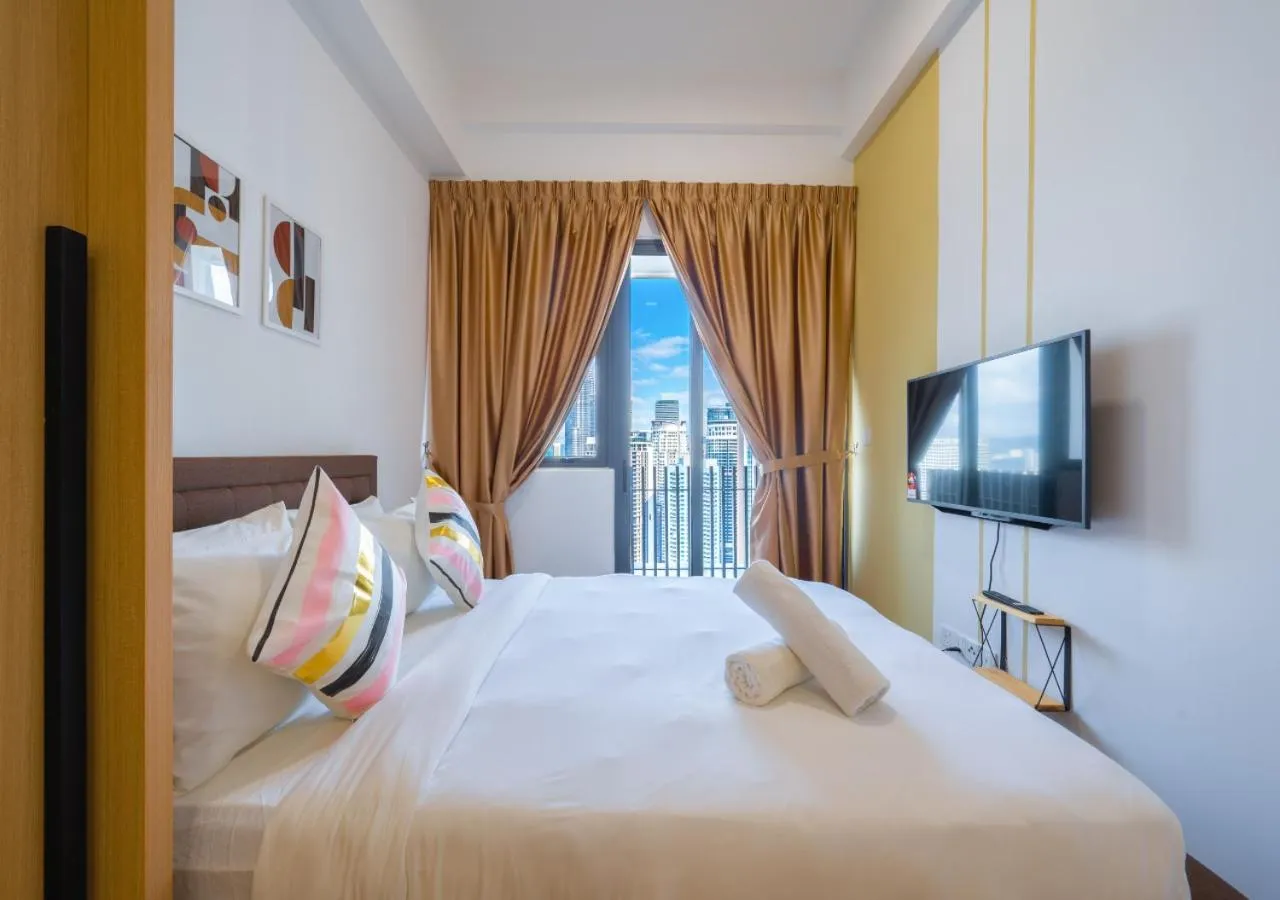 Deluxe Triple Room in Greystone Colony KLCC