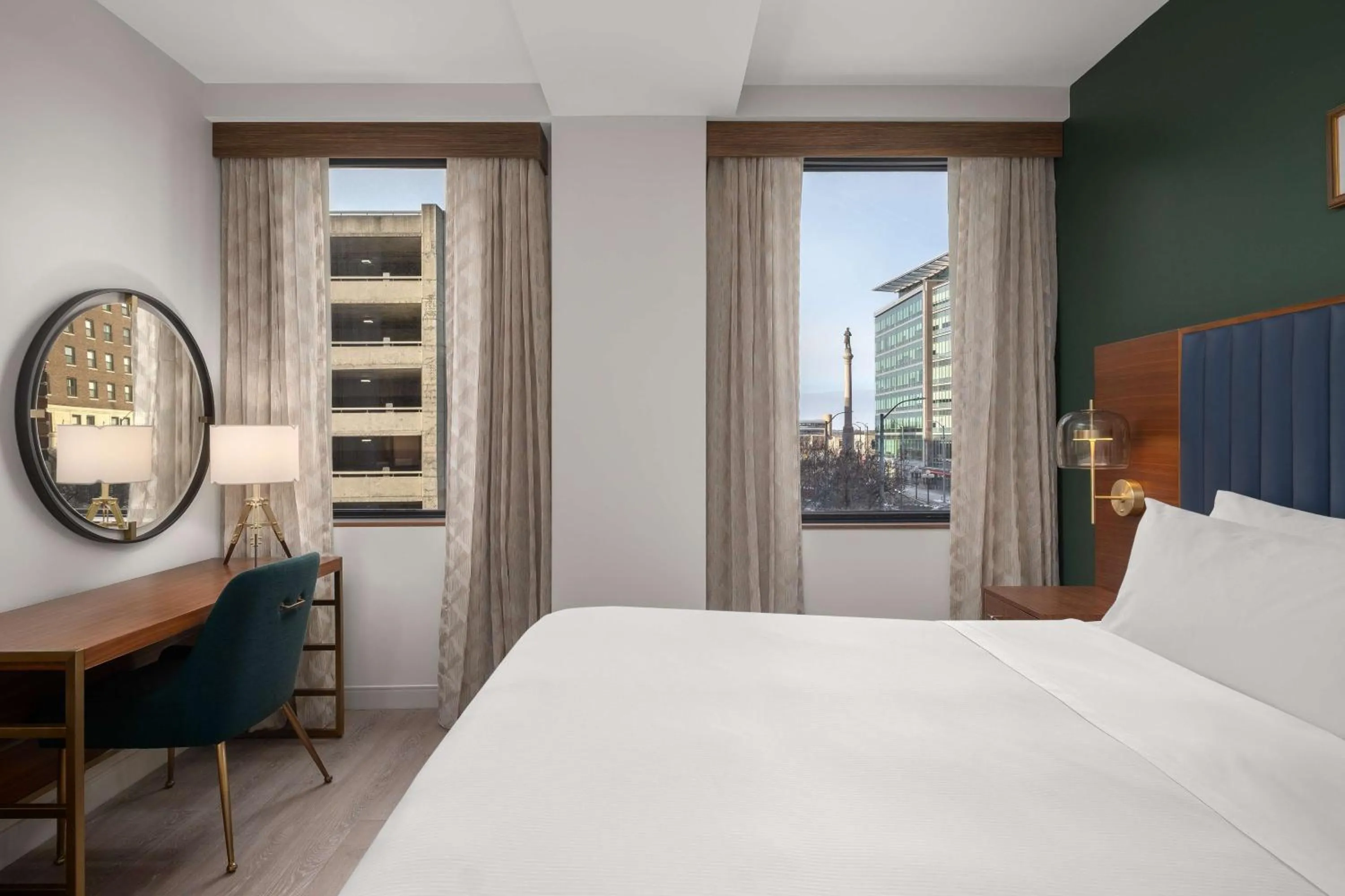 King Room with Mobility Accessible Tub in Hotel Ardent Dayton Downtown, Tapestry Collection By Hilton