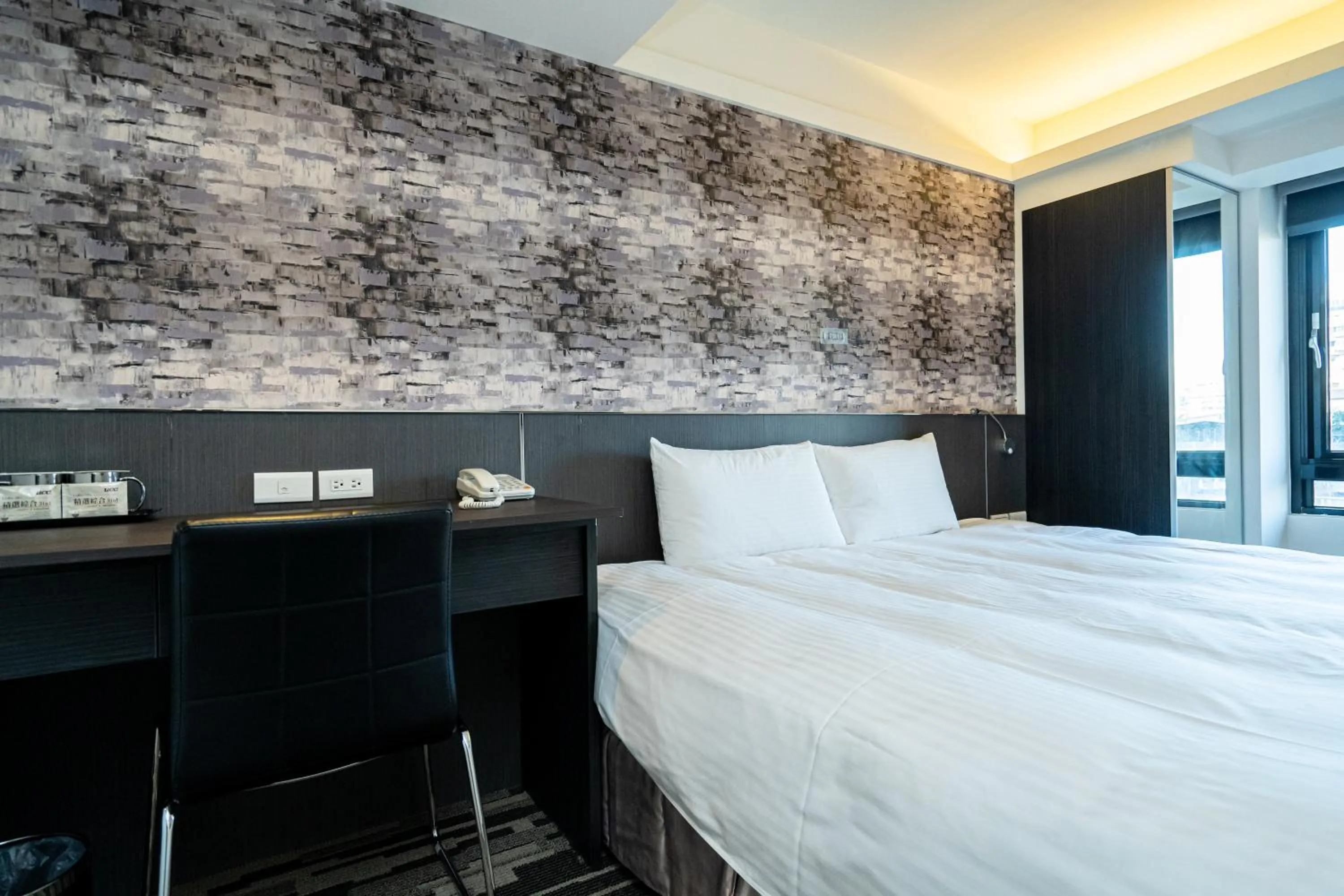 Standard Double Room in Hotels Here - Taipei